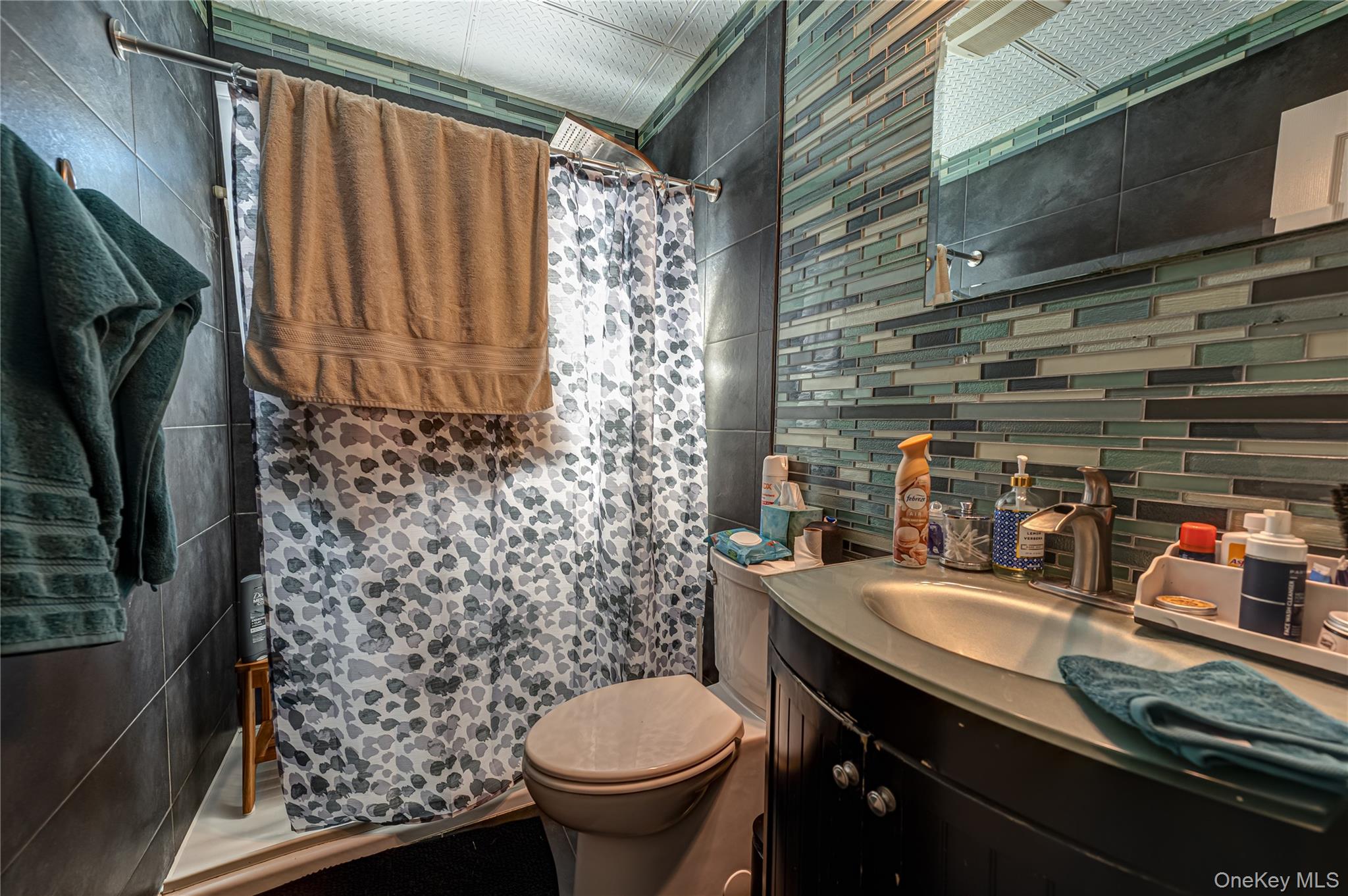 14 Donna Lane Property Photo 8