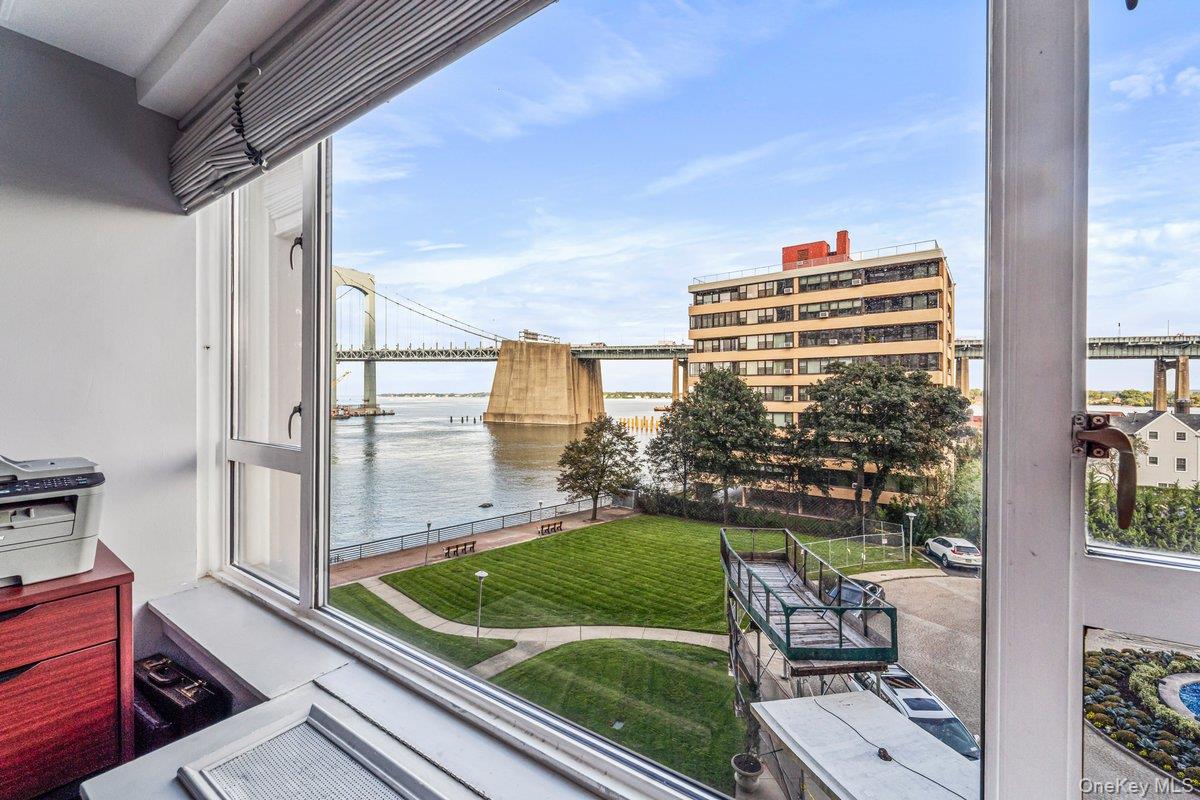 166-25 Powells Cove Boulevard 4l Property Photo 21