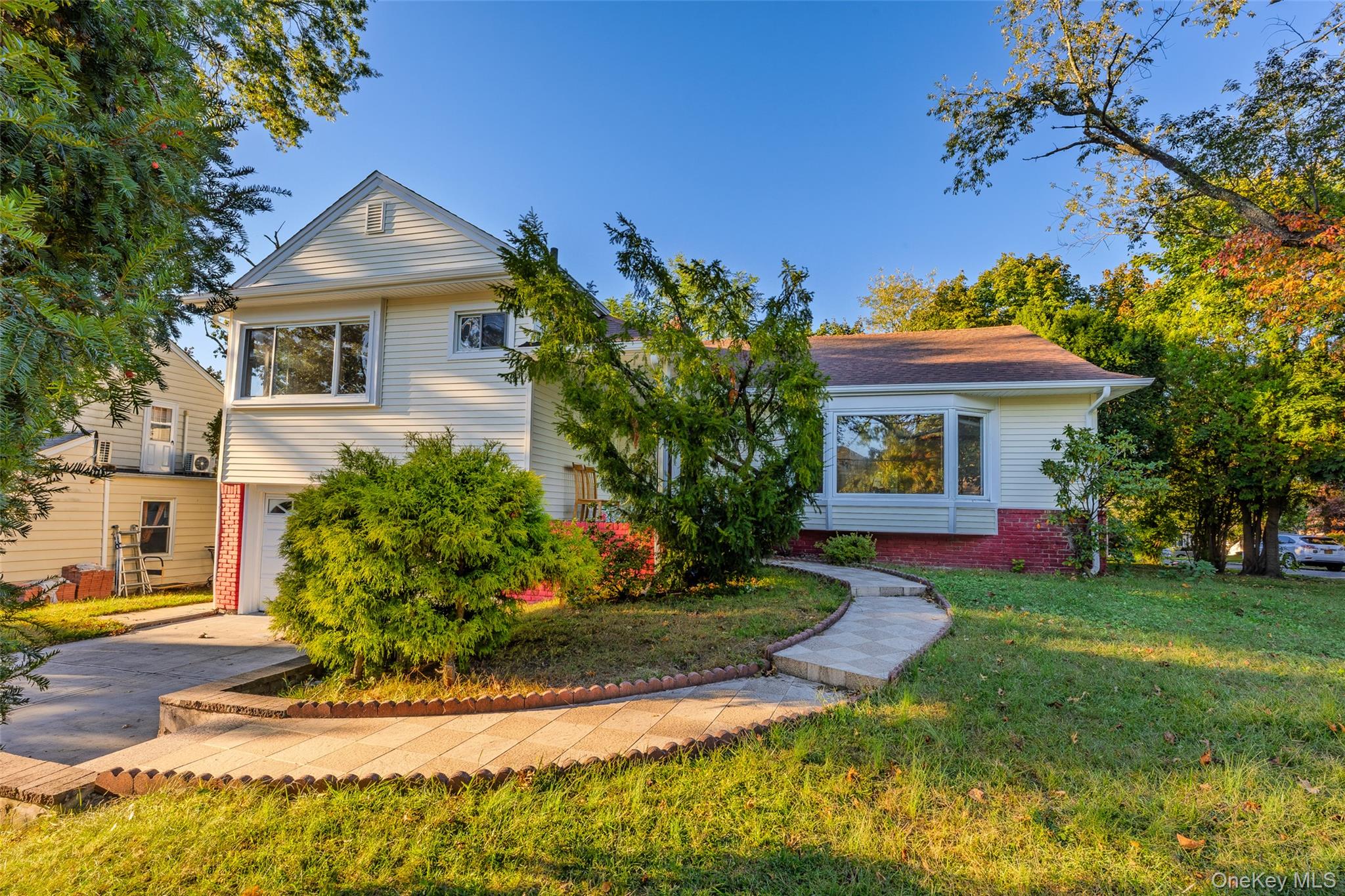 21 Oxford Boulevard Property Photo 2
