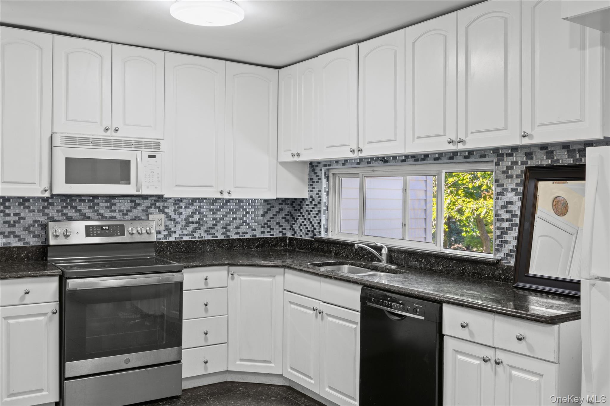 21 Oxford Boulevard Property Photo 11