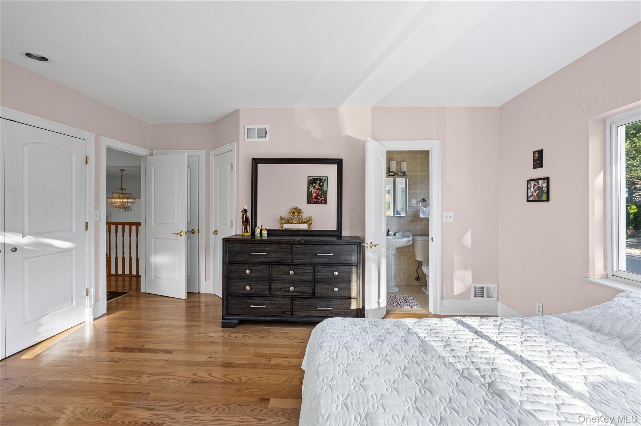 21 Oxford Boulevard Property Photo 13