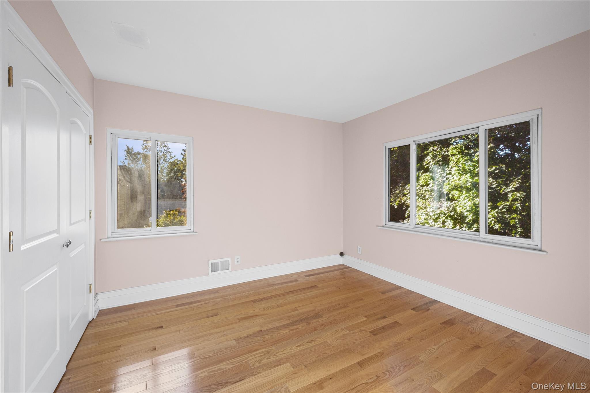 21 Oxford Boulevard Property Photo 18