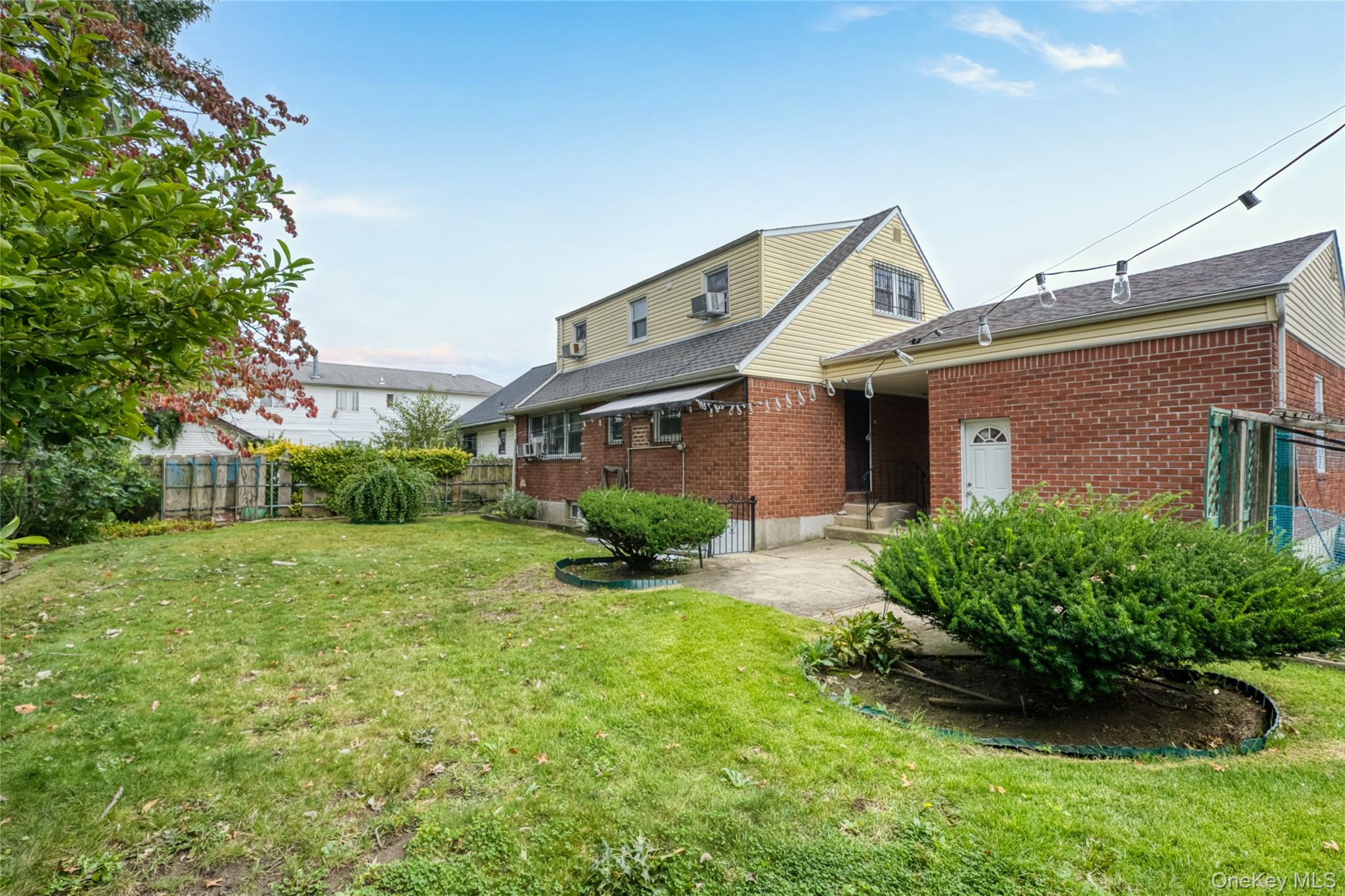 120-44 194th Street Property Photo 4