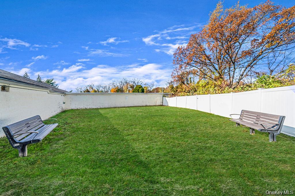 8 Terrace Circle 1g Property Photo 12