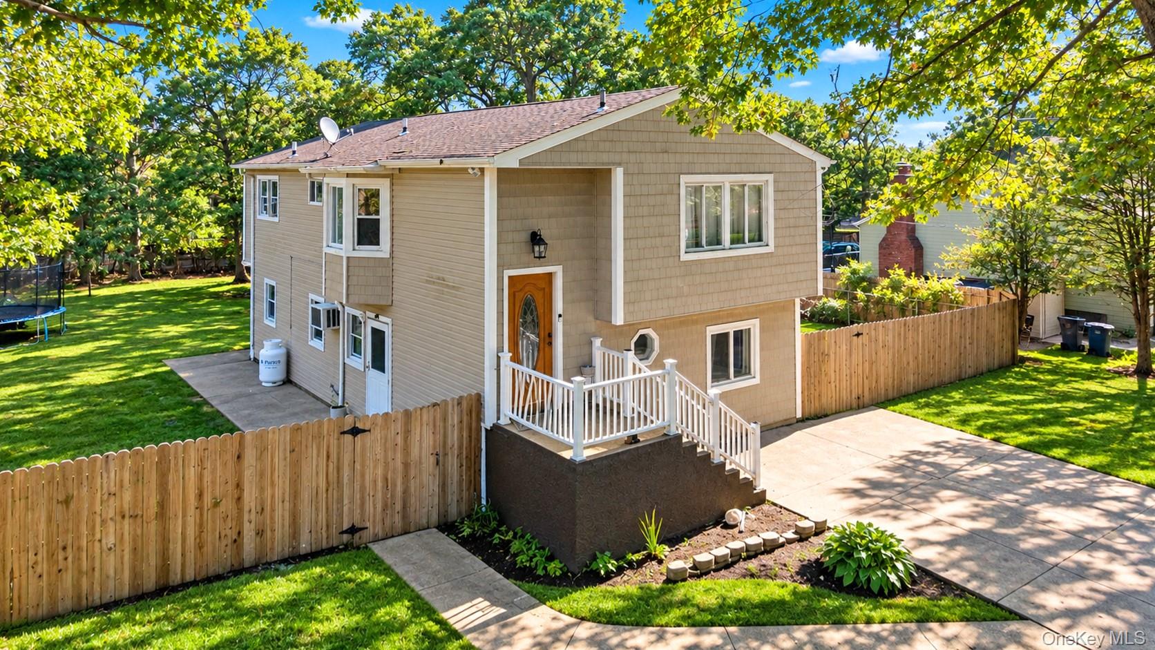 45 Robinwood Street Property Photo 2
