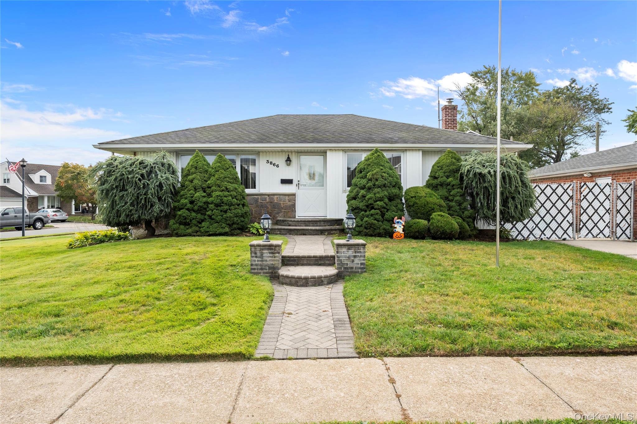 3866 Drake Street Property Photo 1
