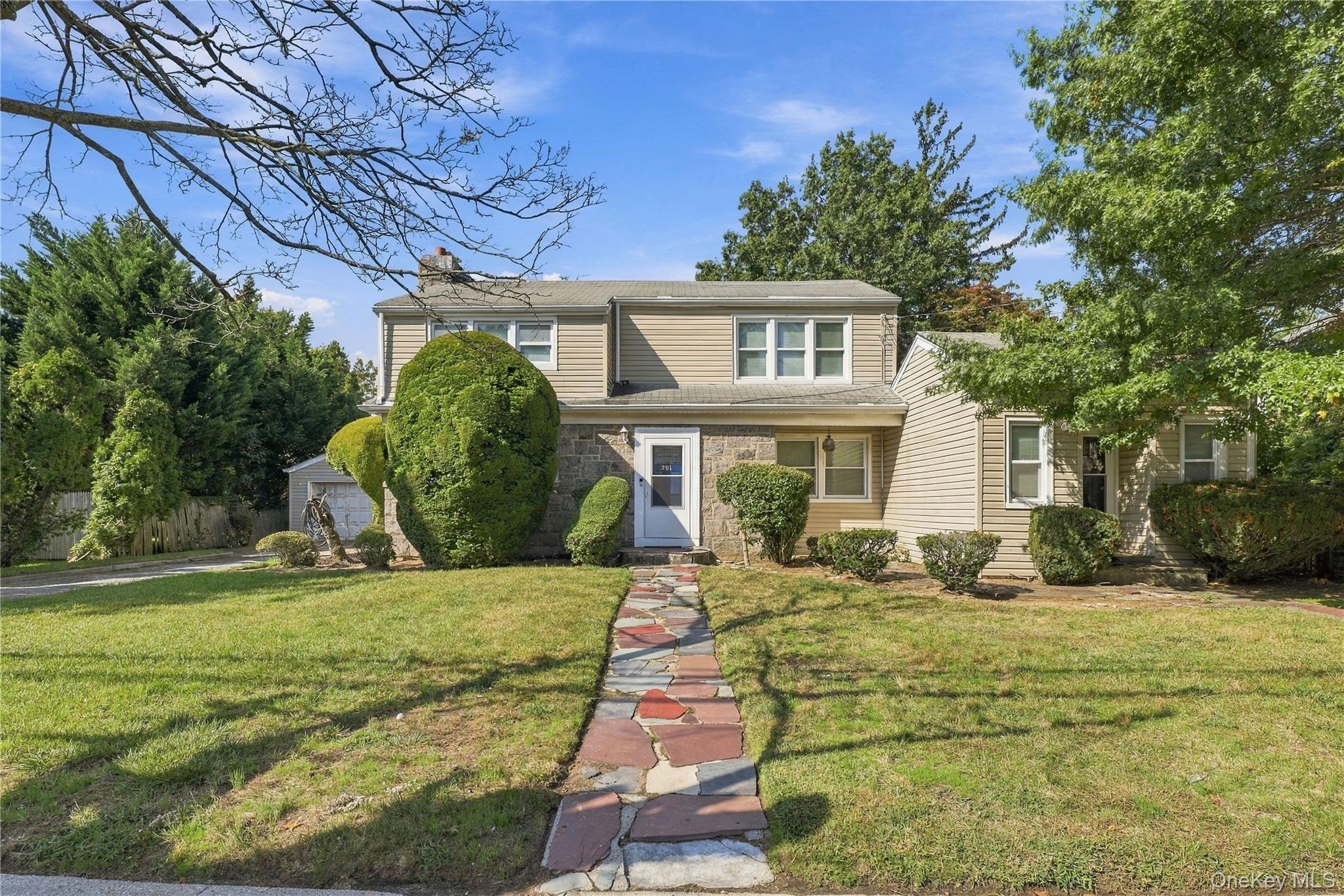 201 Hempstead Avenue Property Photo 1