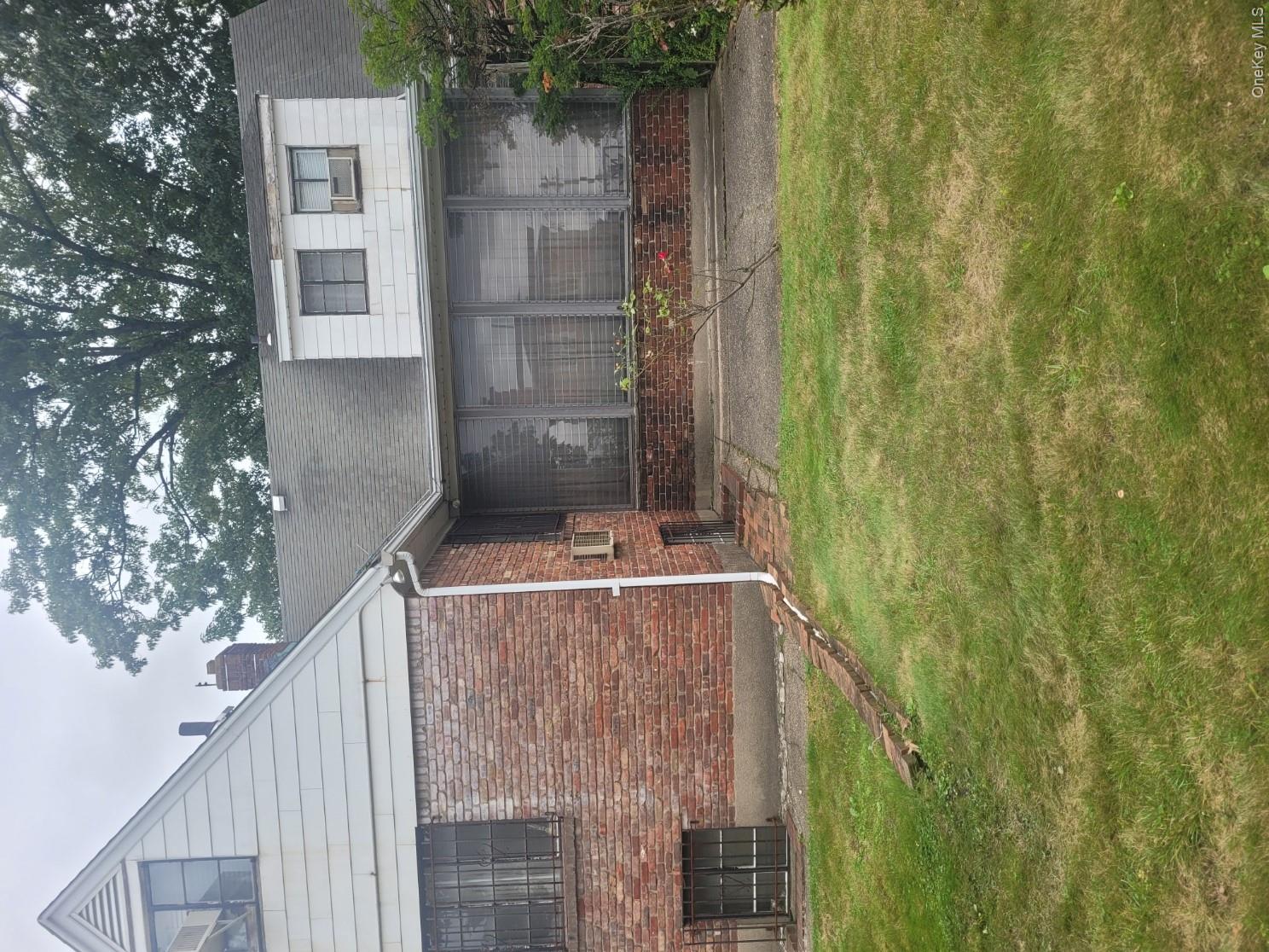 8144 168th Street Property Photo 4