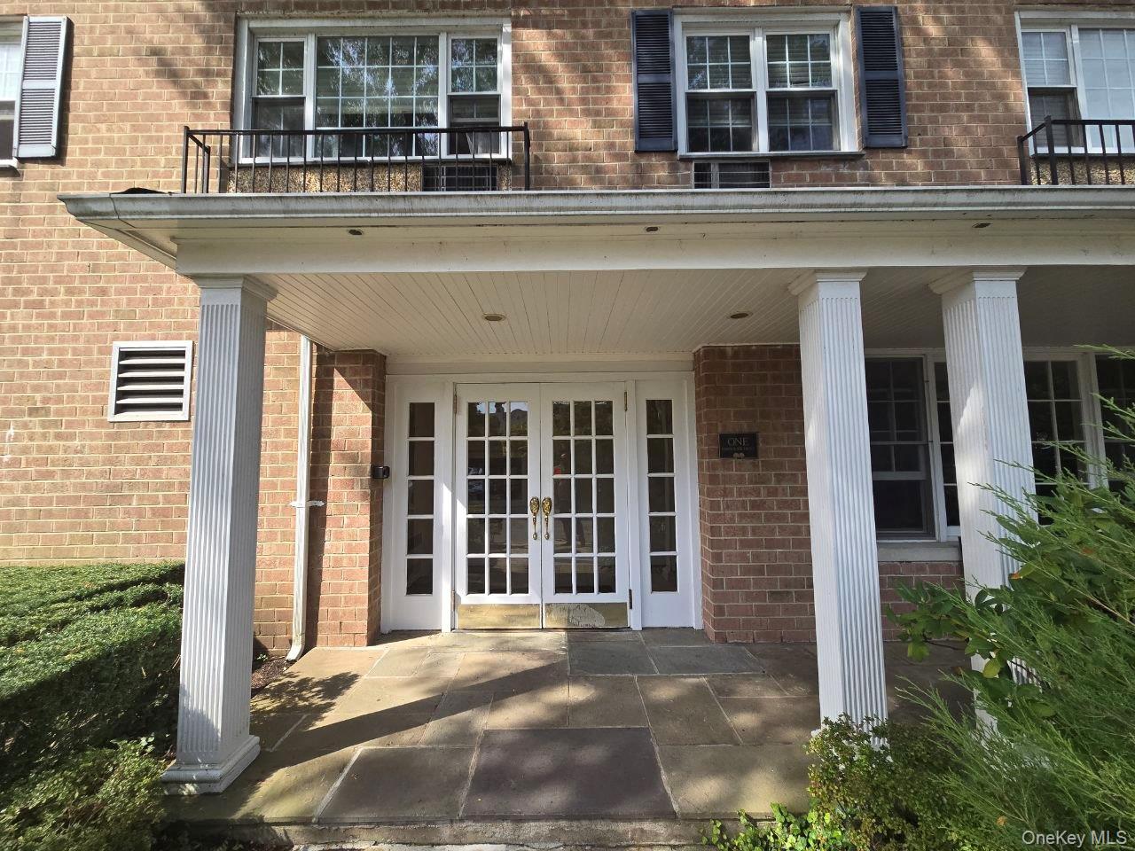 1 Consulate Drive 1E Property Photo 1