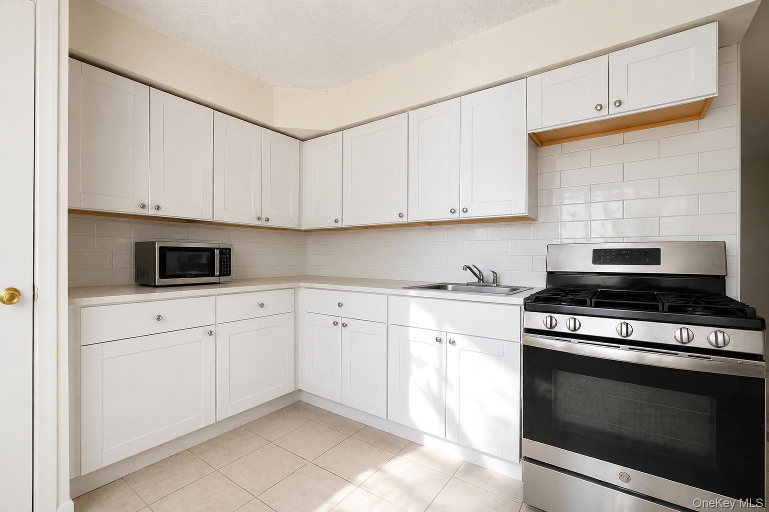 17 Betty Court Property Photo 4