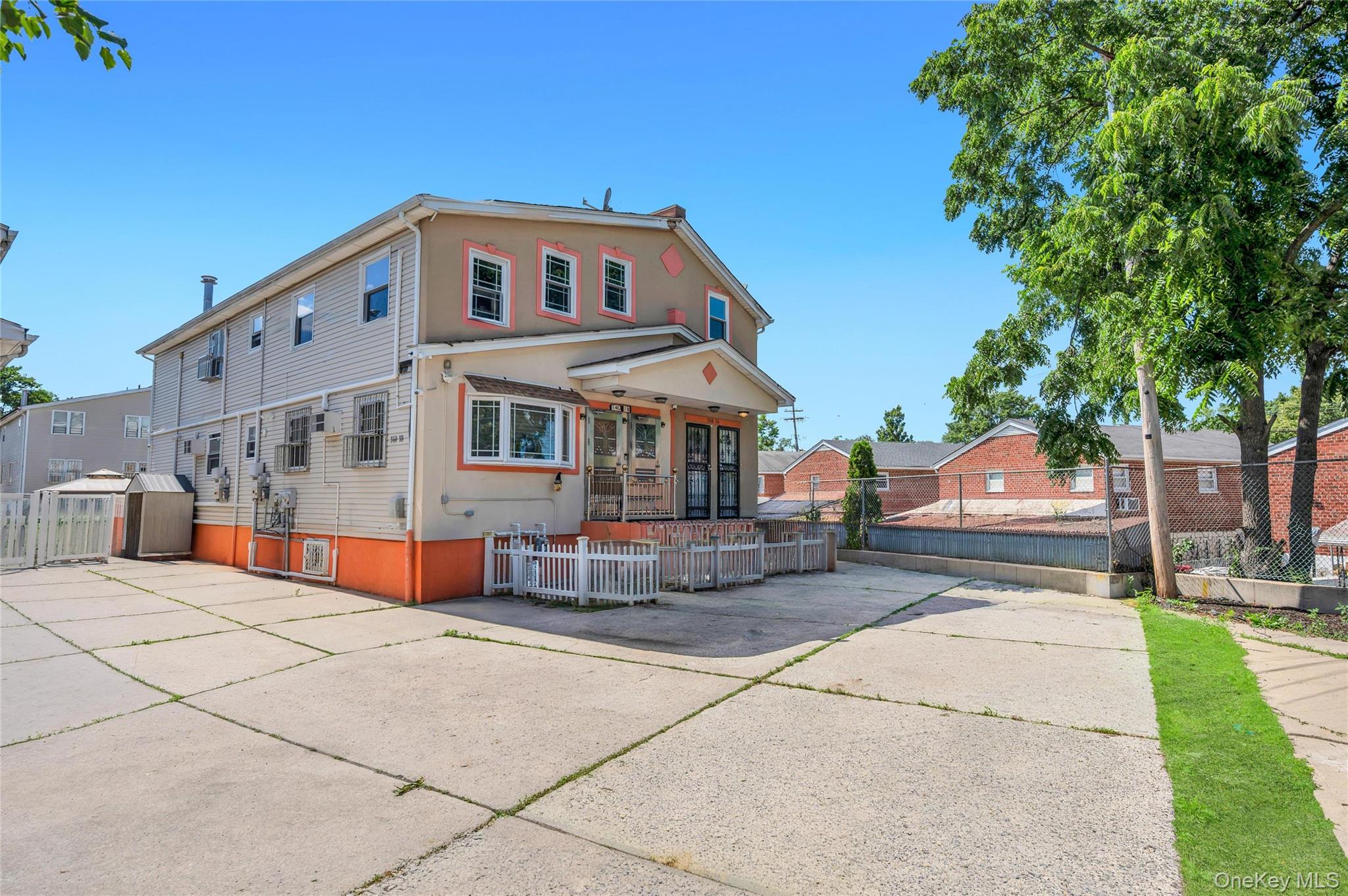 14014 Charles Lane Property Photo 3