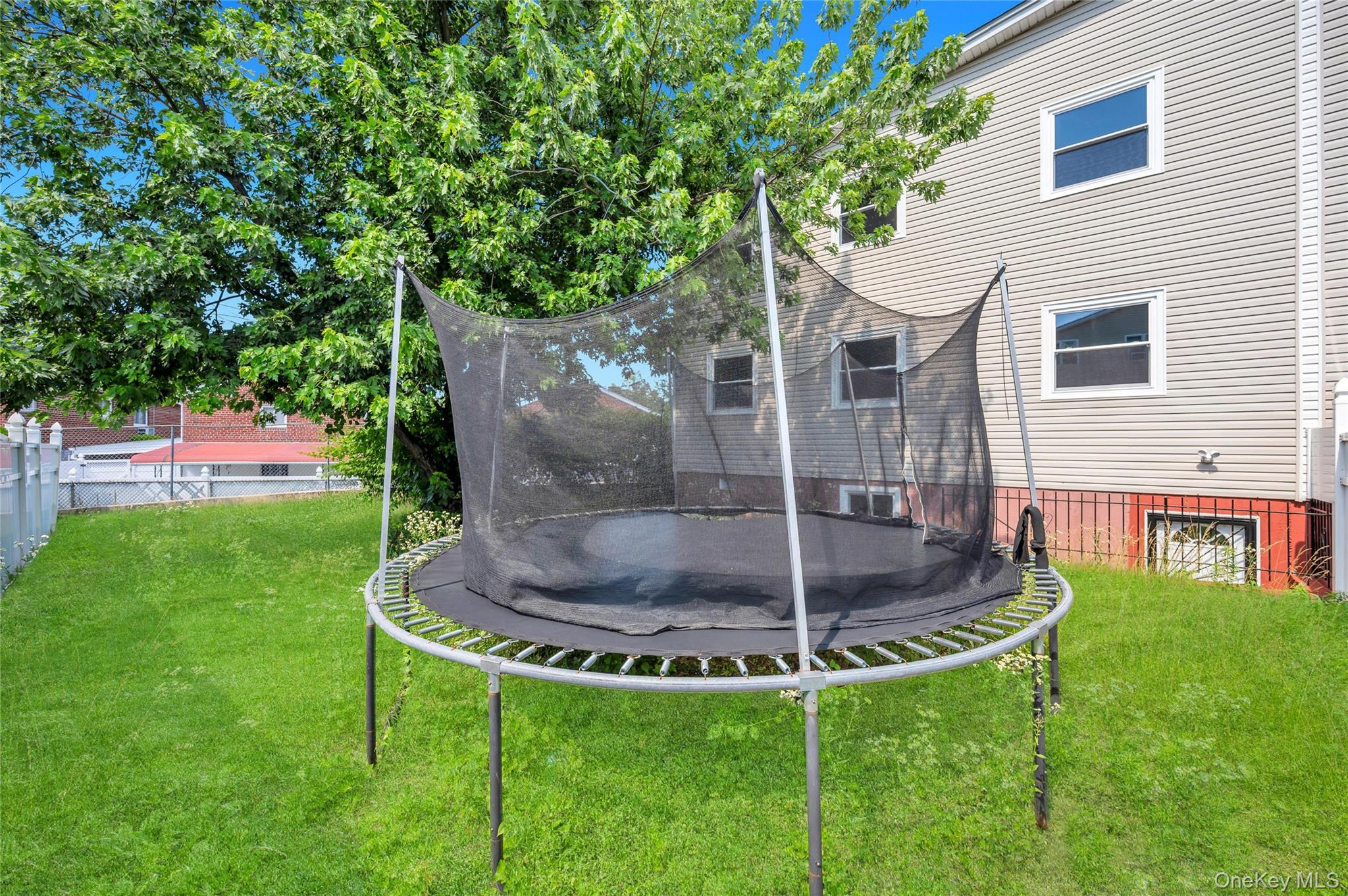 14014 Charles Lane Property Photo 5