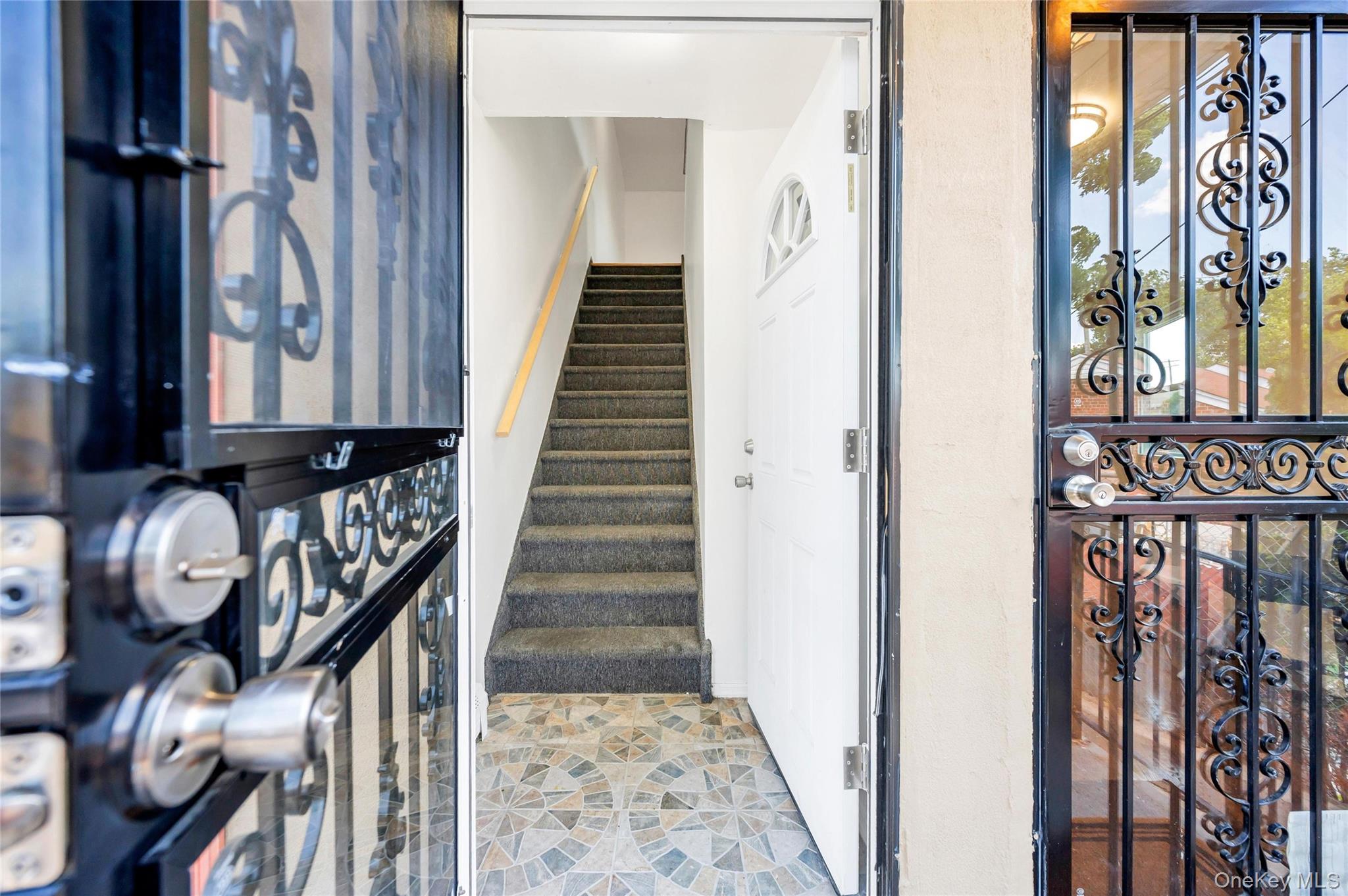 14014 Charles Lane Property Photo 6