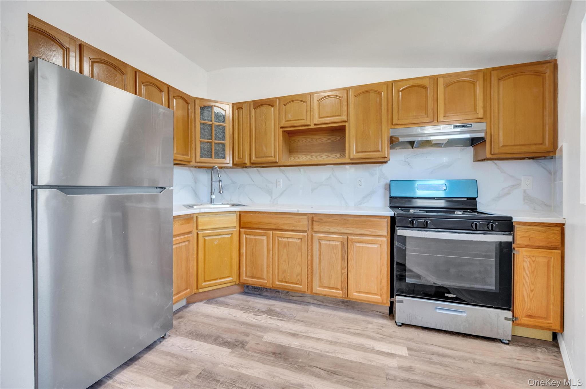 14014 Charles Lane Property Photo 10