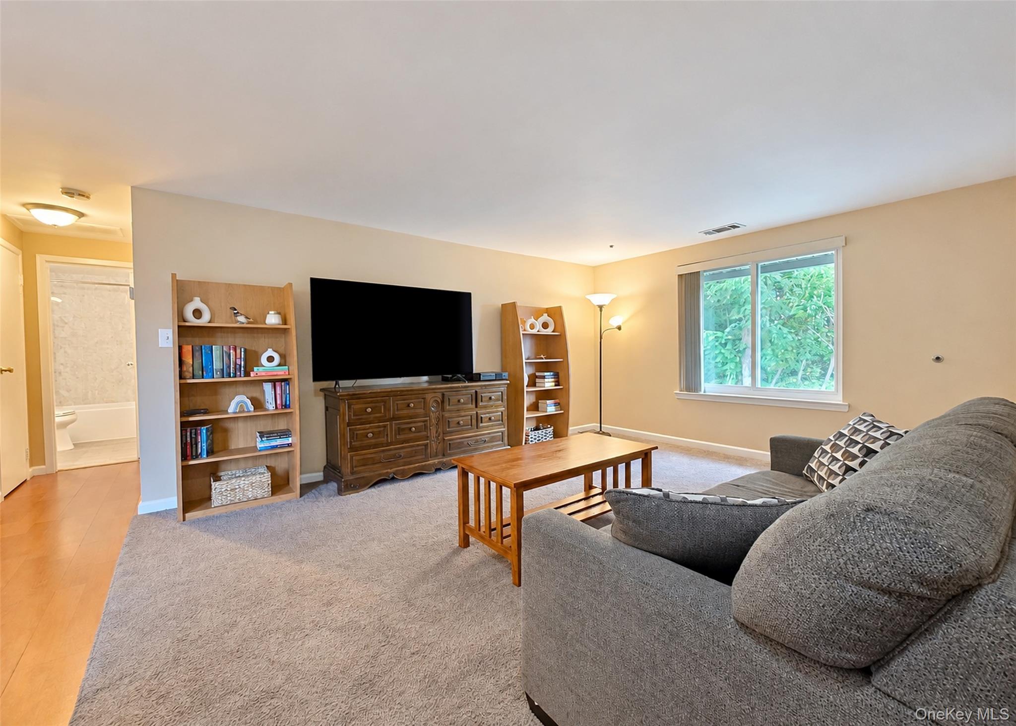 305 Brettonwoods Drive Property Photo 8