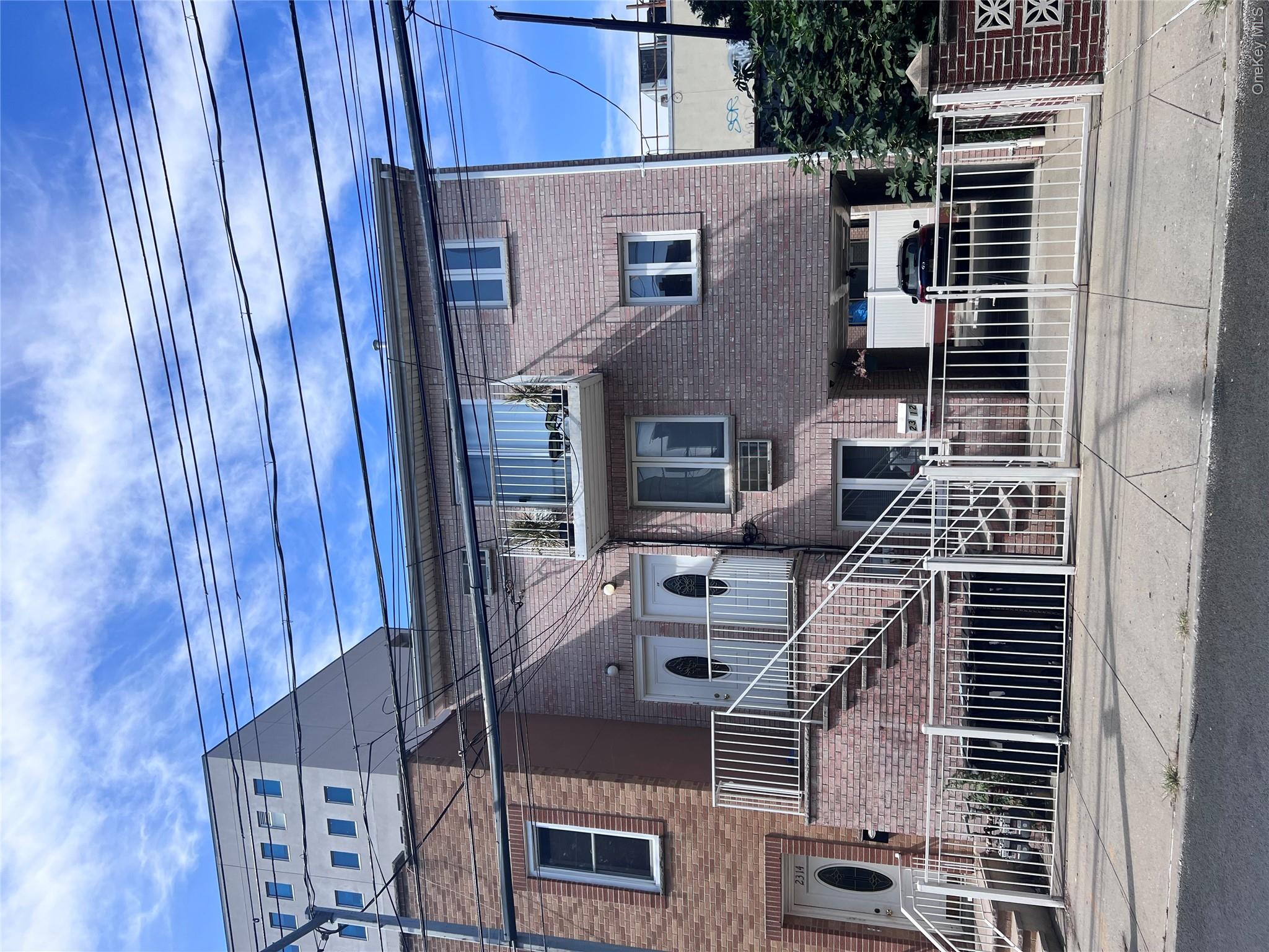 2312 32nd Street Property Photo 1