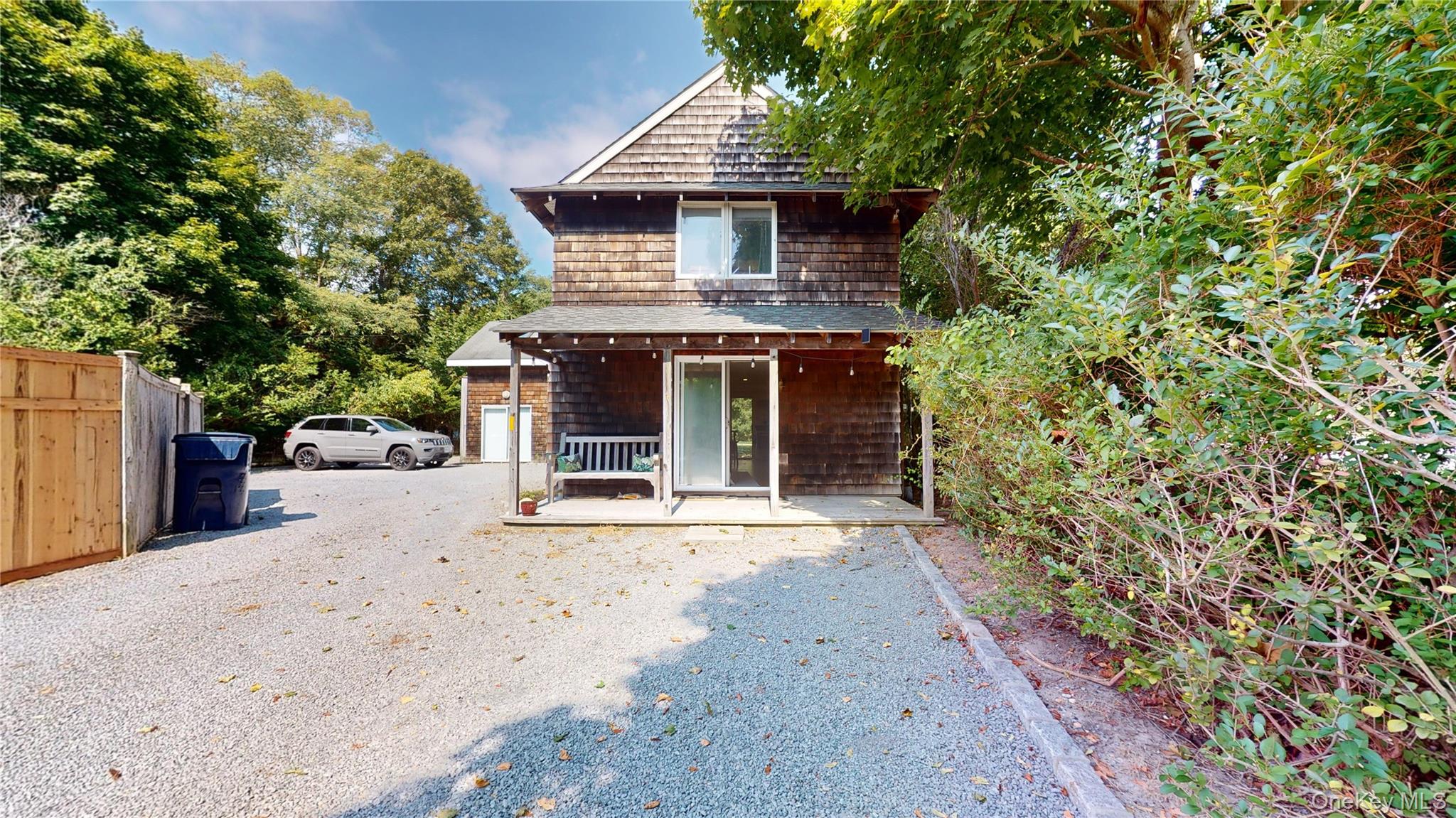 14 B Franklin Ave Property Photo 1