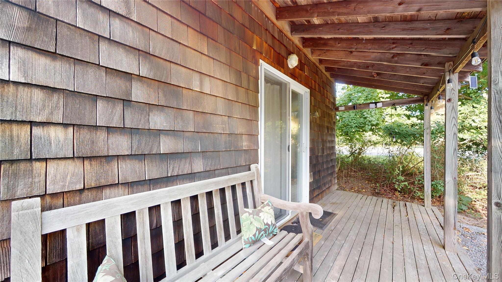 14 B Franklin Ave Property Photo 2