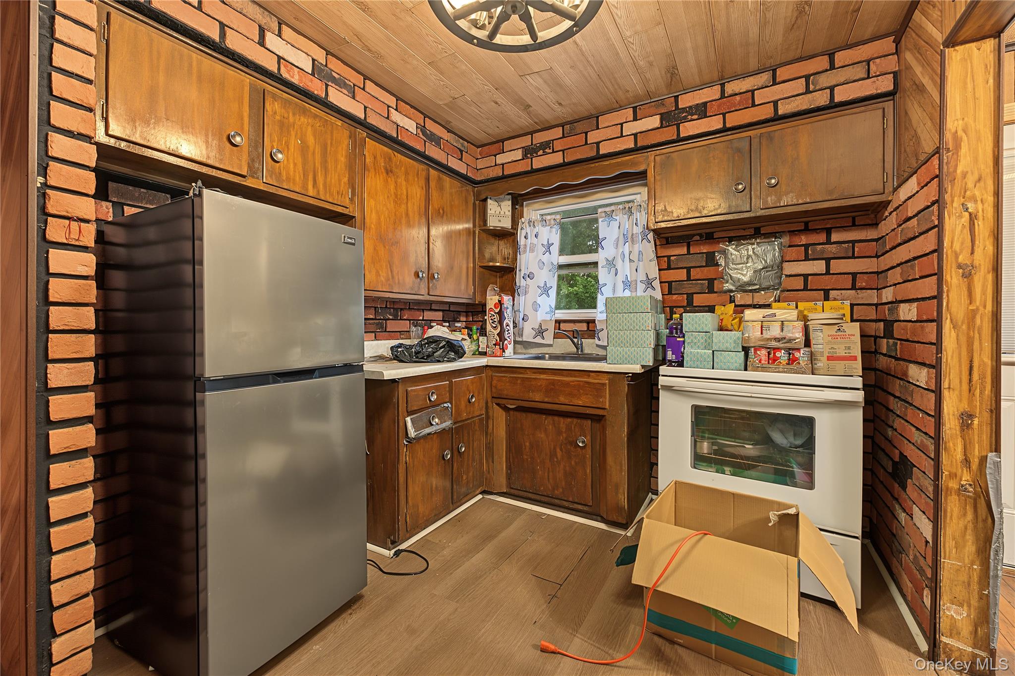 702 Partridge Avenue Property Photo 6