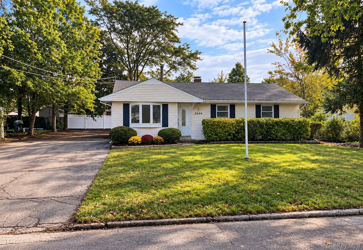 2909 Falcon Avenue Property Photo 1