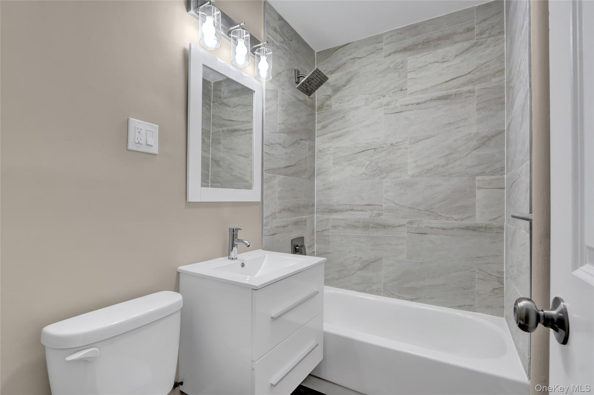 62 15th Street Property Photo 12
