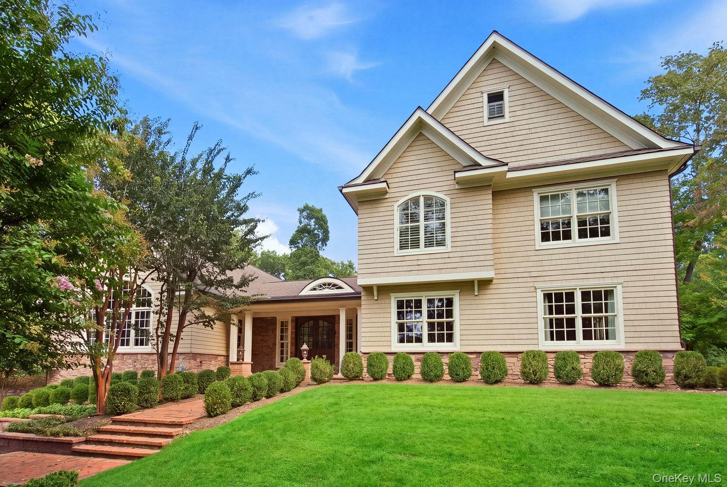 8 Fiddlers Green Drive Property Photo 1