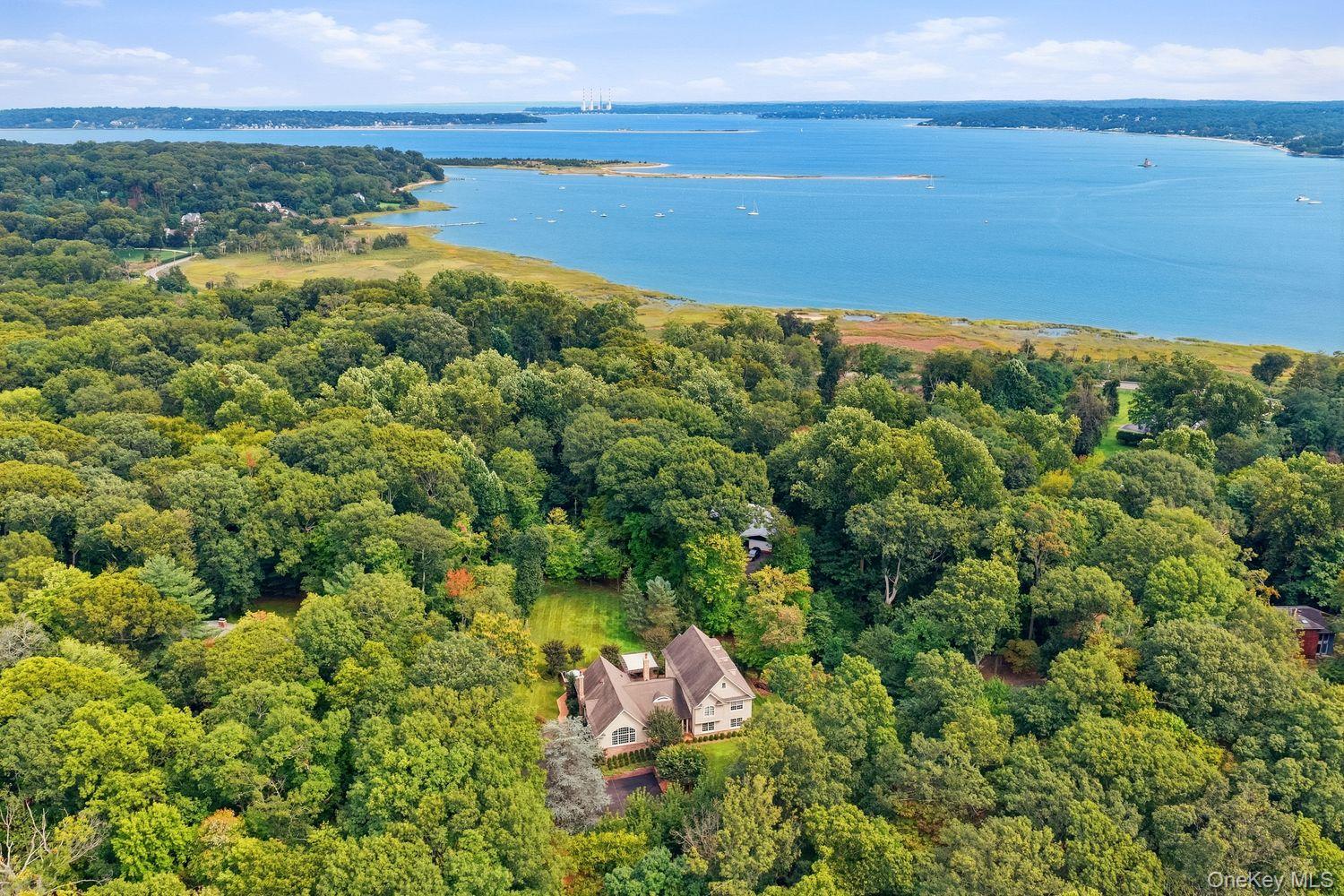 8 Fiddlers Green Drive Property Photo 3