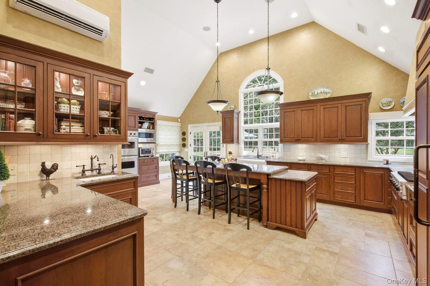 8 Fiddlers Green Drive Property Photo 5