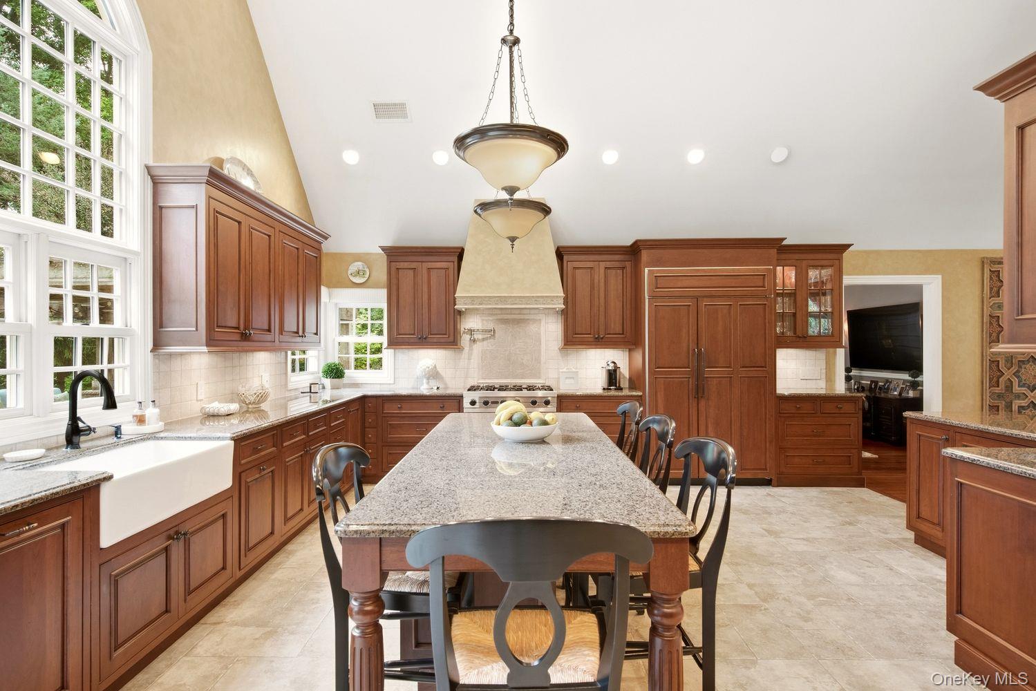 8 Fiddlers Green Drive Property Photo 6