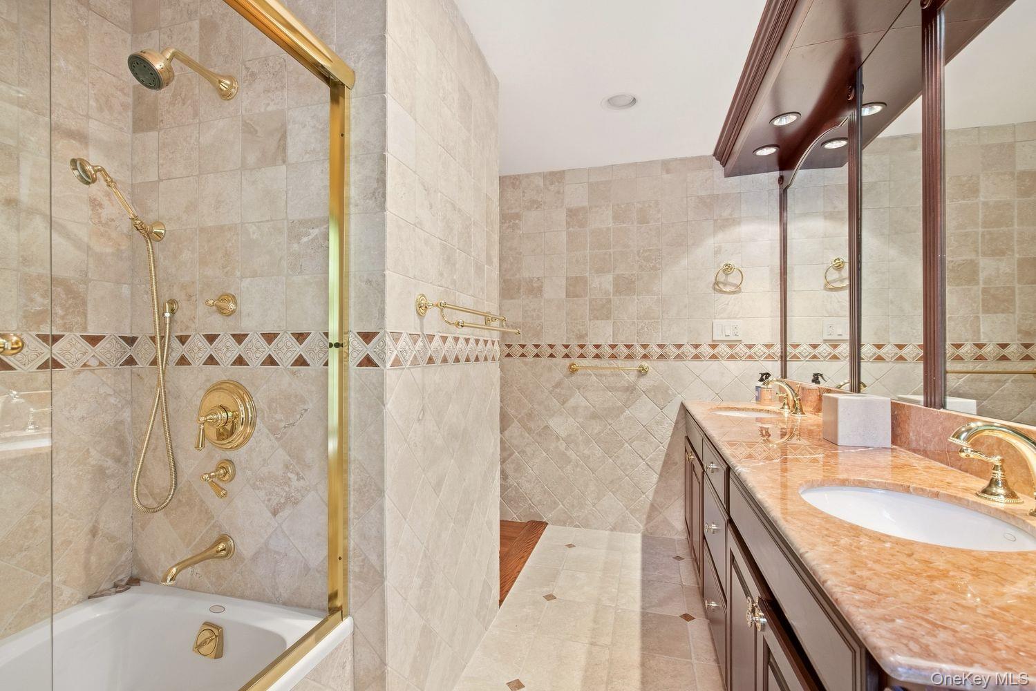 8 Fiddlers Green Drive Property Photo 16