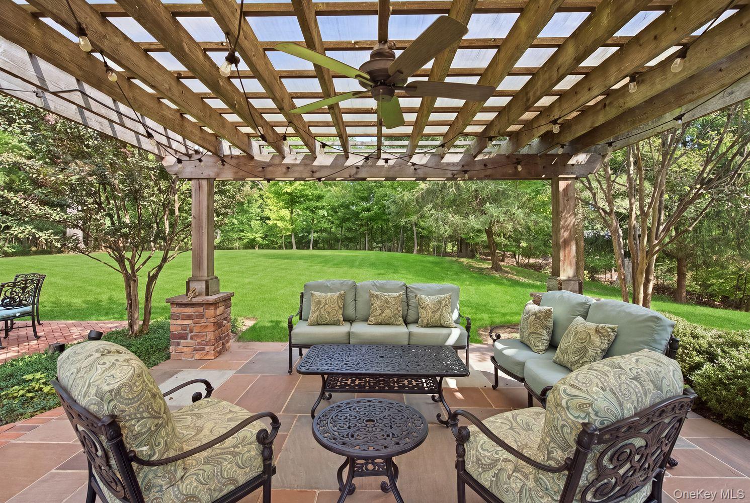 8 Fiddlers Green Drive Property Photo 23