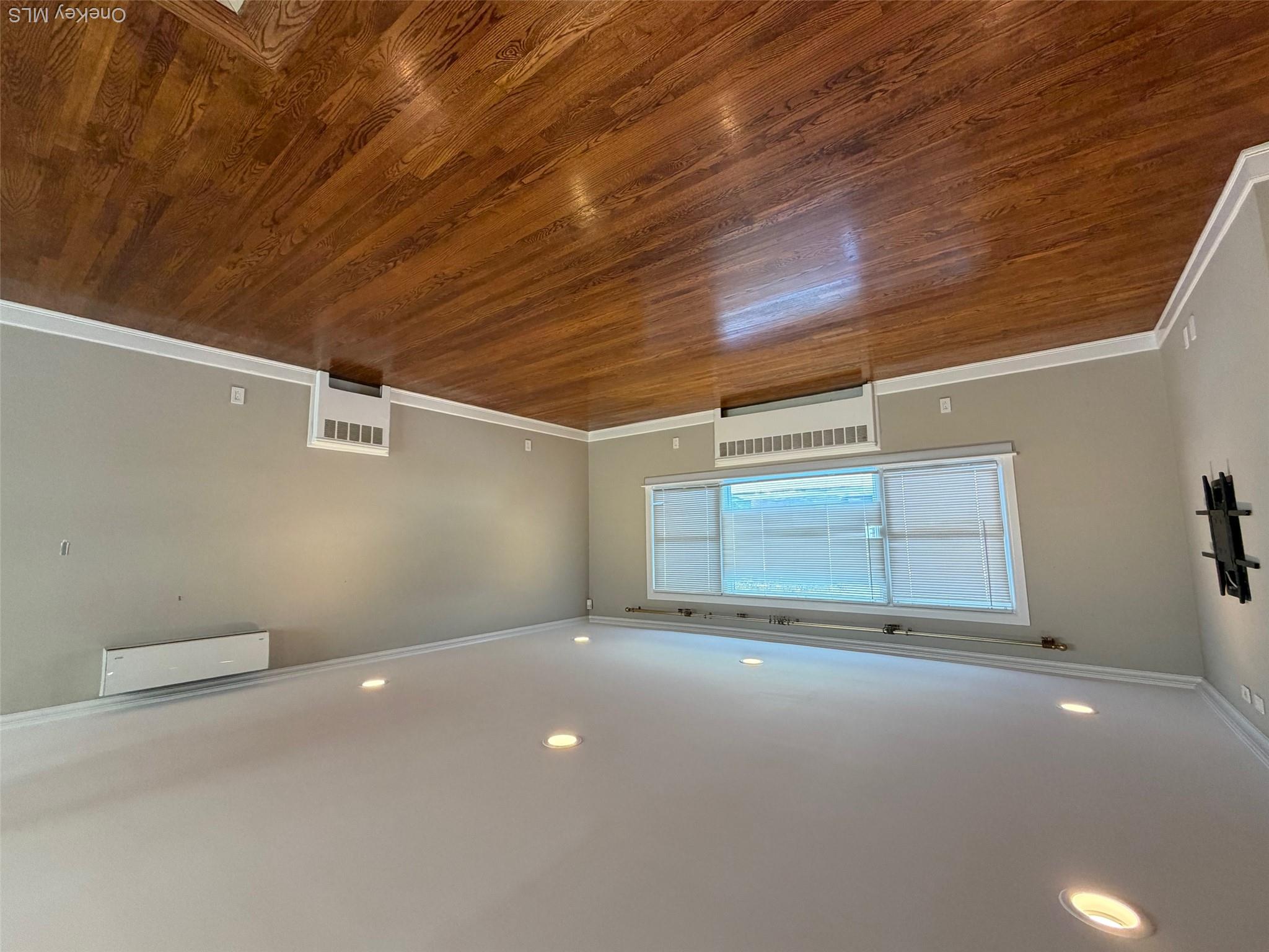 400 E Beech Main Property Photo 7