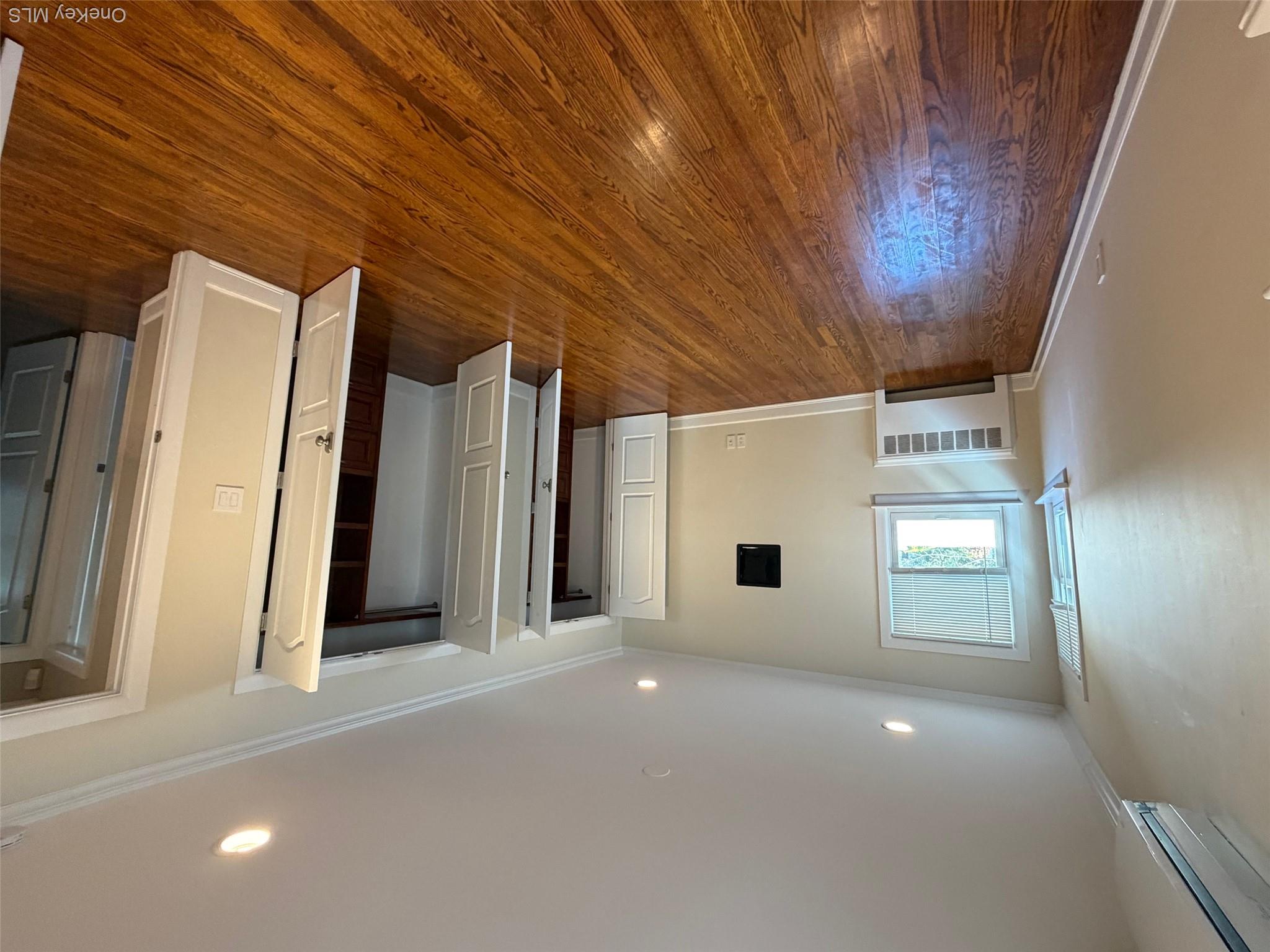 400 E Beech Main Property Photo 12
