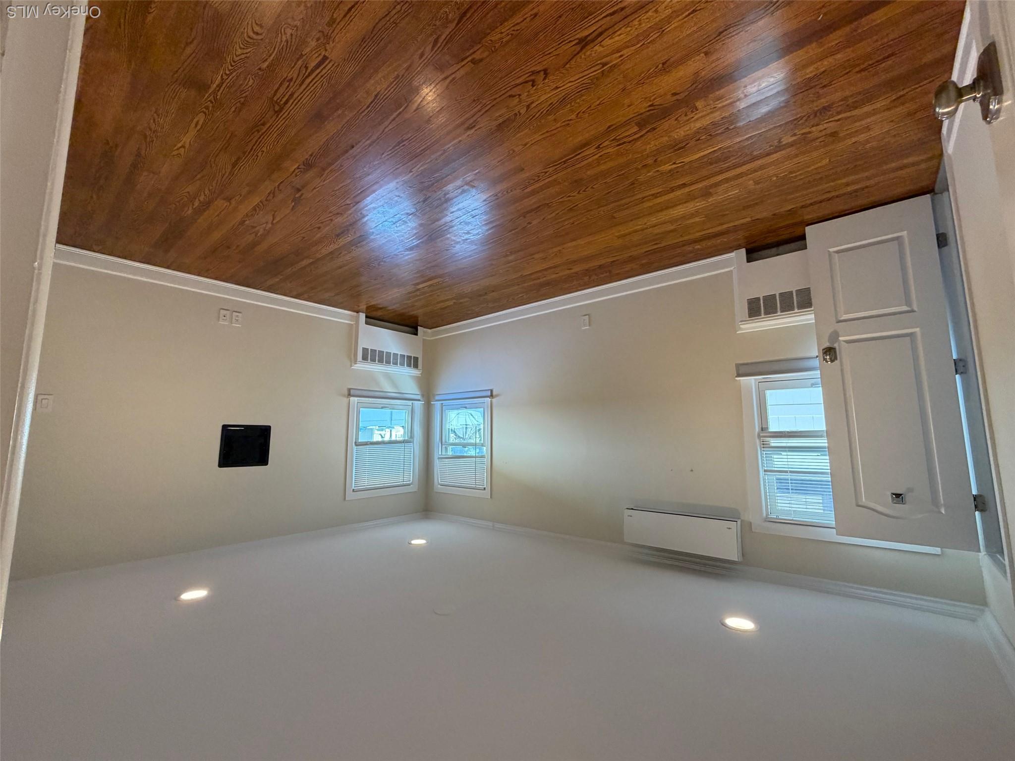 400 E Beech Main Property Photo 13