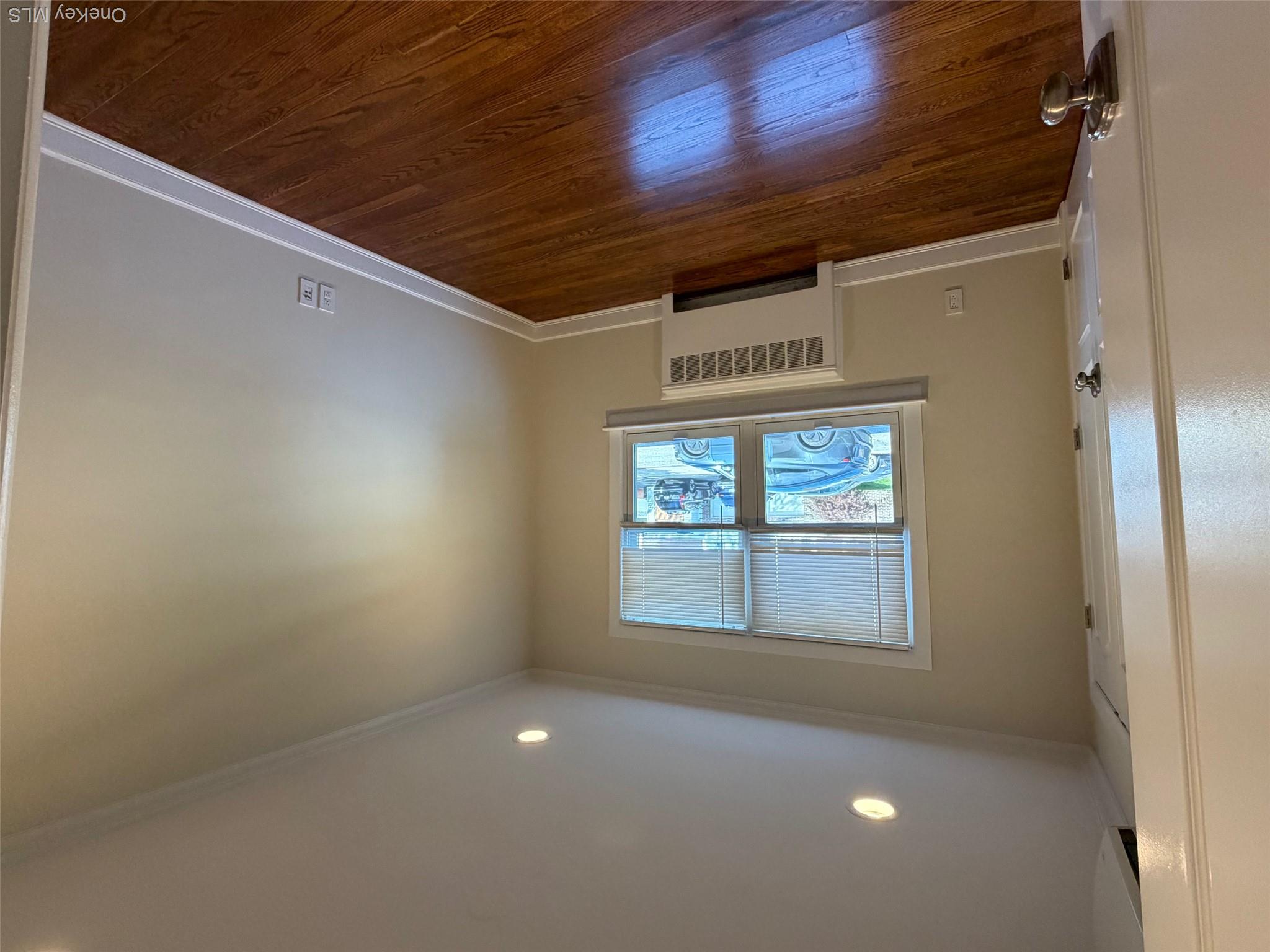 400 E Beech Main Property Photo 17