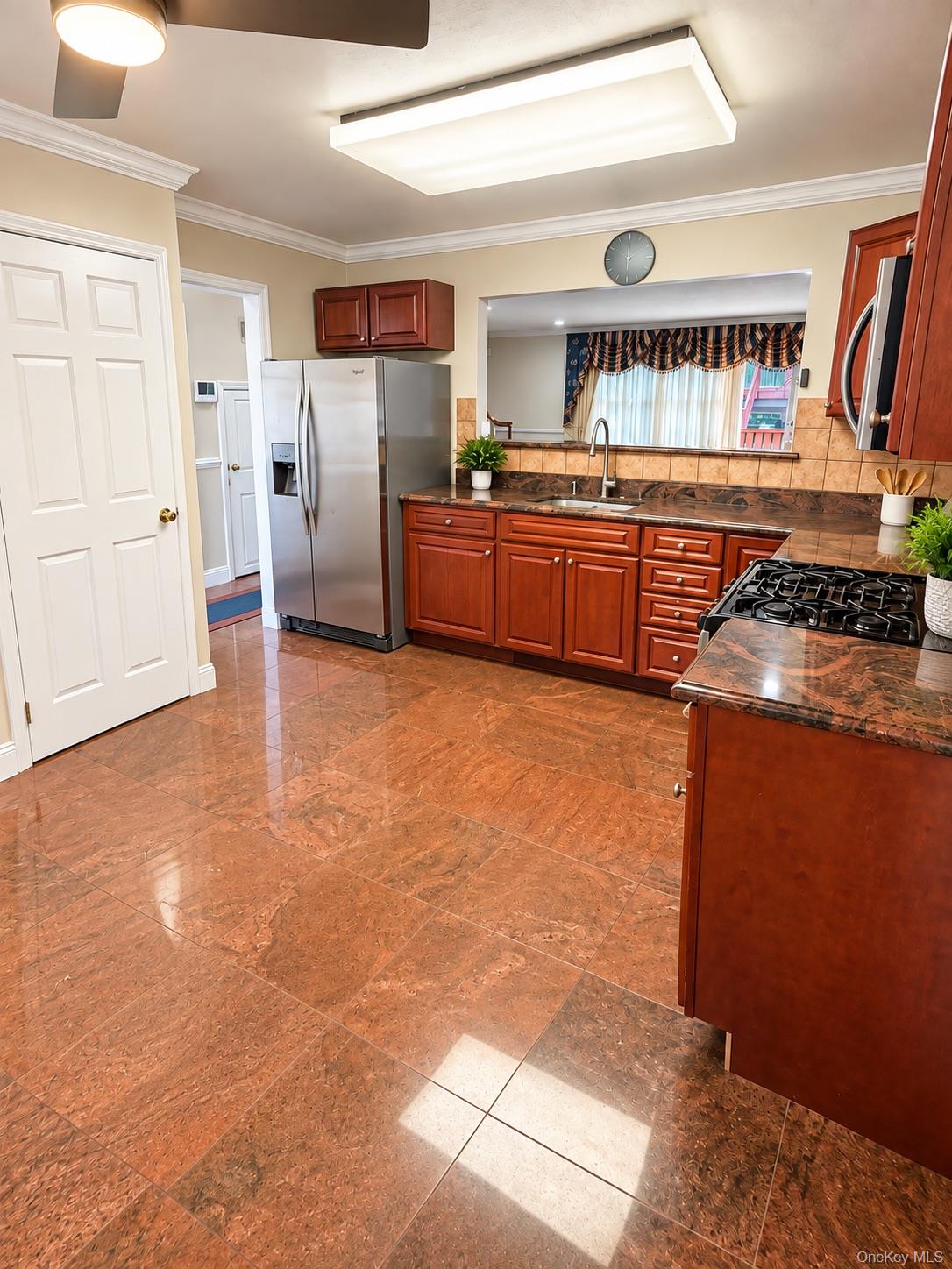 1601 Johnson Avenue 35 Property Photo 6