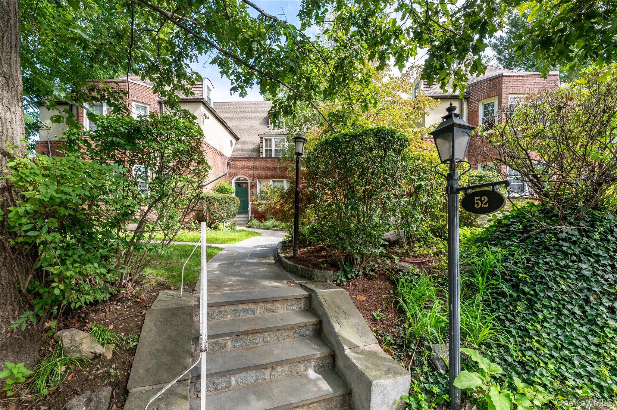 52 Underhill Road #ml Property Photo 2