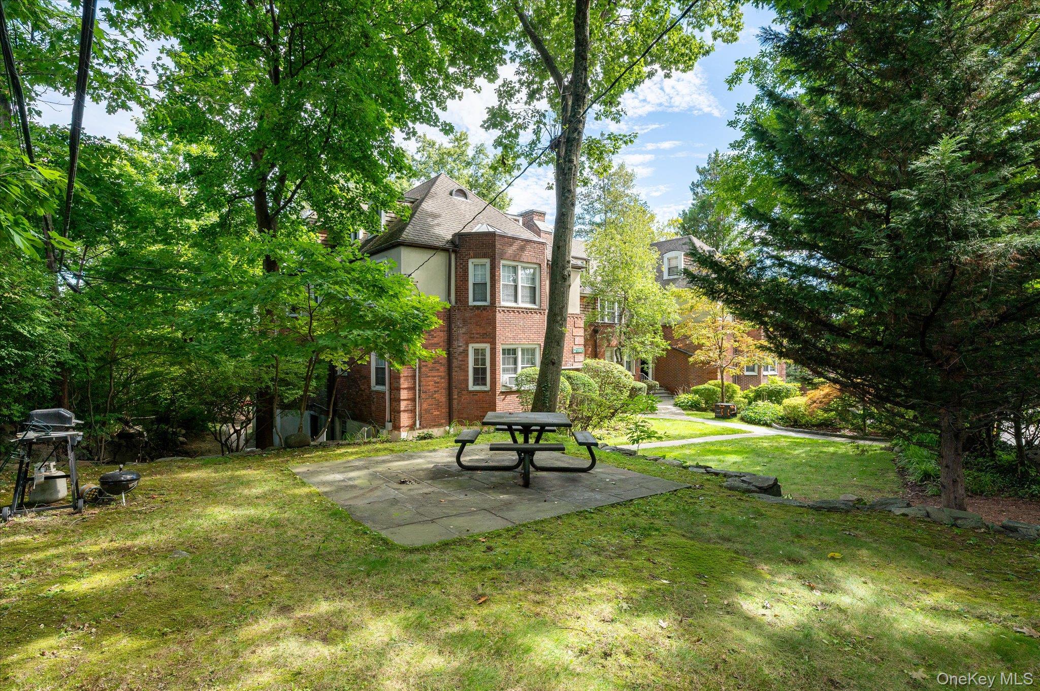 52 Underhill Road #ml Property Photo 6