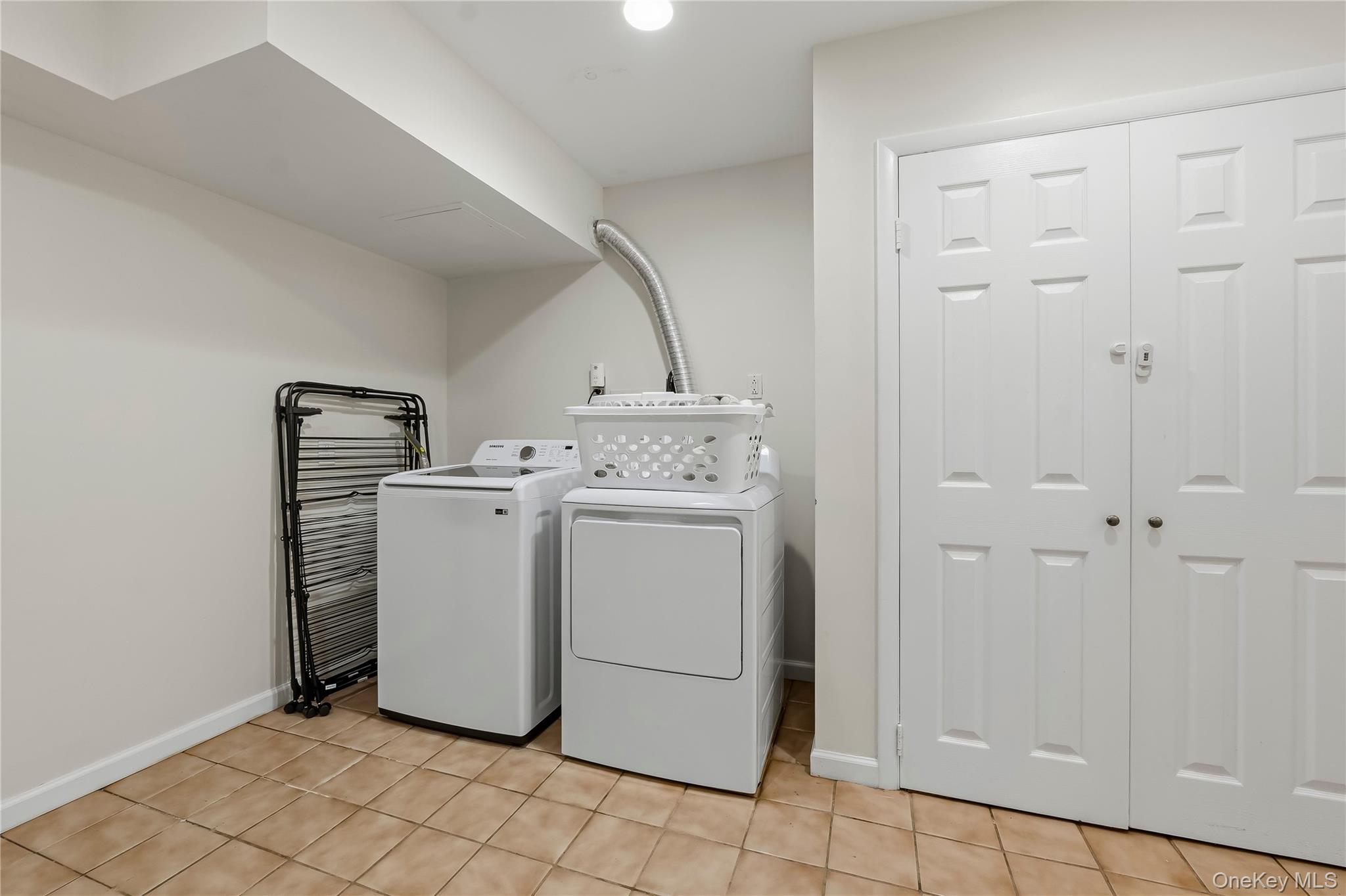 629 Belden Street Property Photo 36
