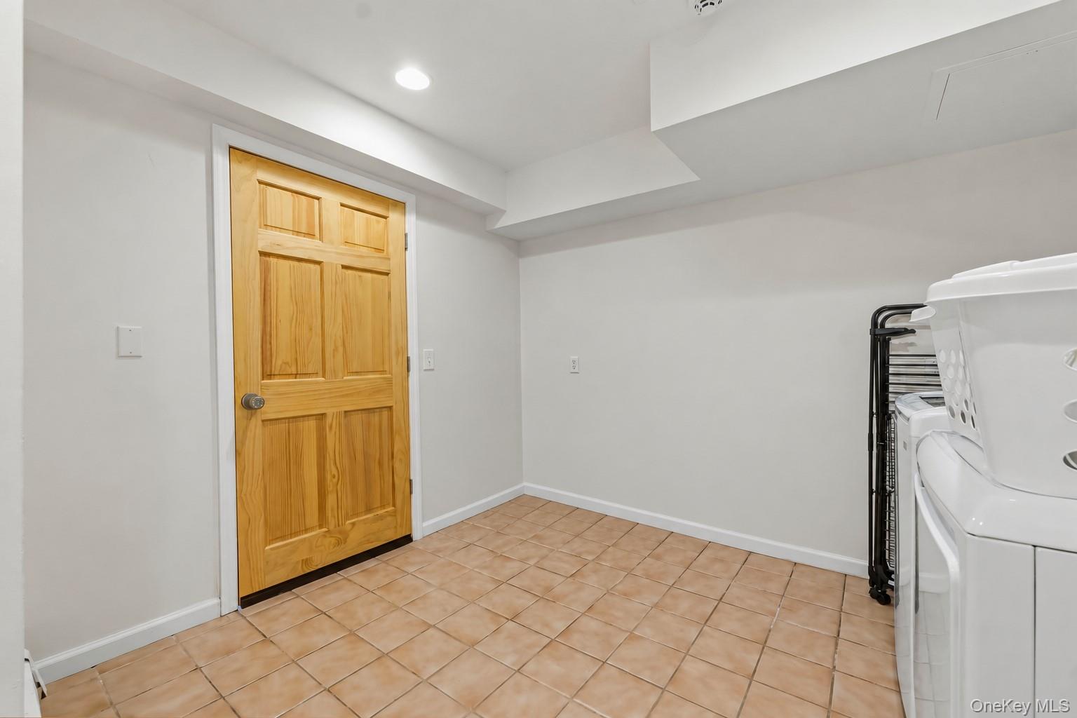 629 Belden Street Property Photo 37