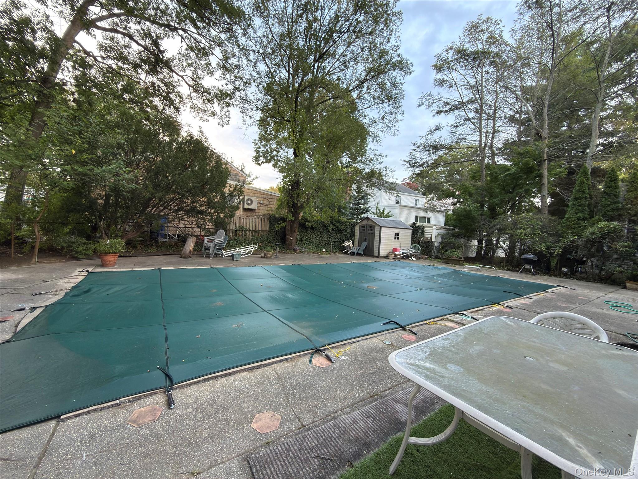 915 Glenwood Road Property Photo 2