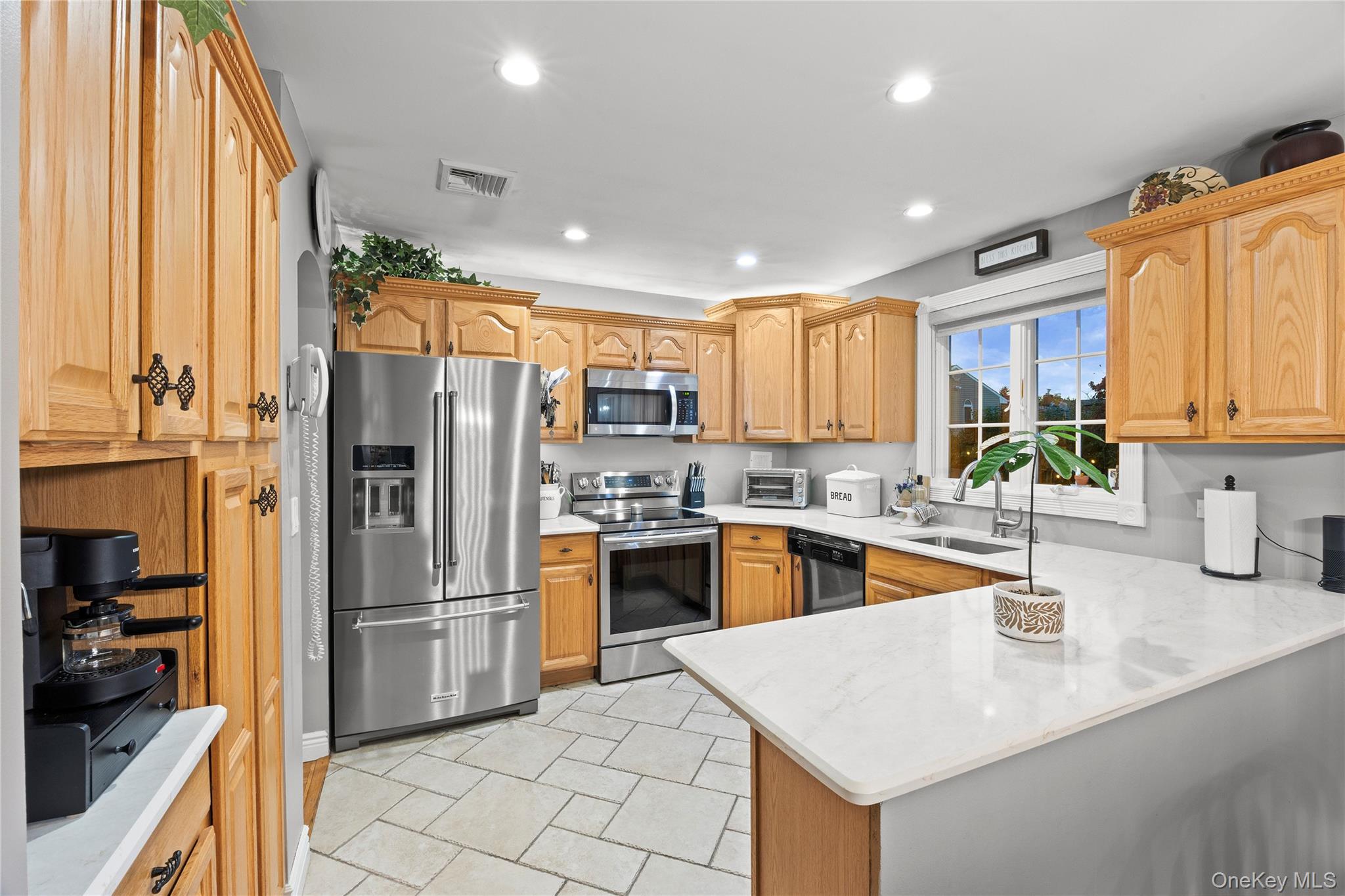 56 Kingston Avenue Property Photo 3