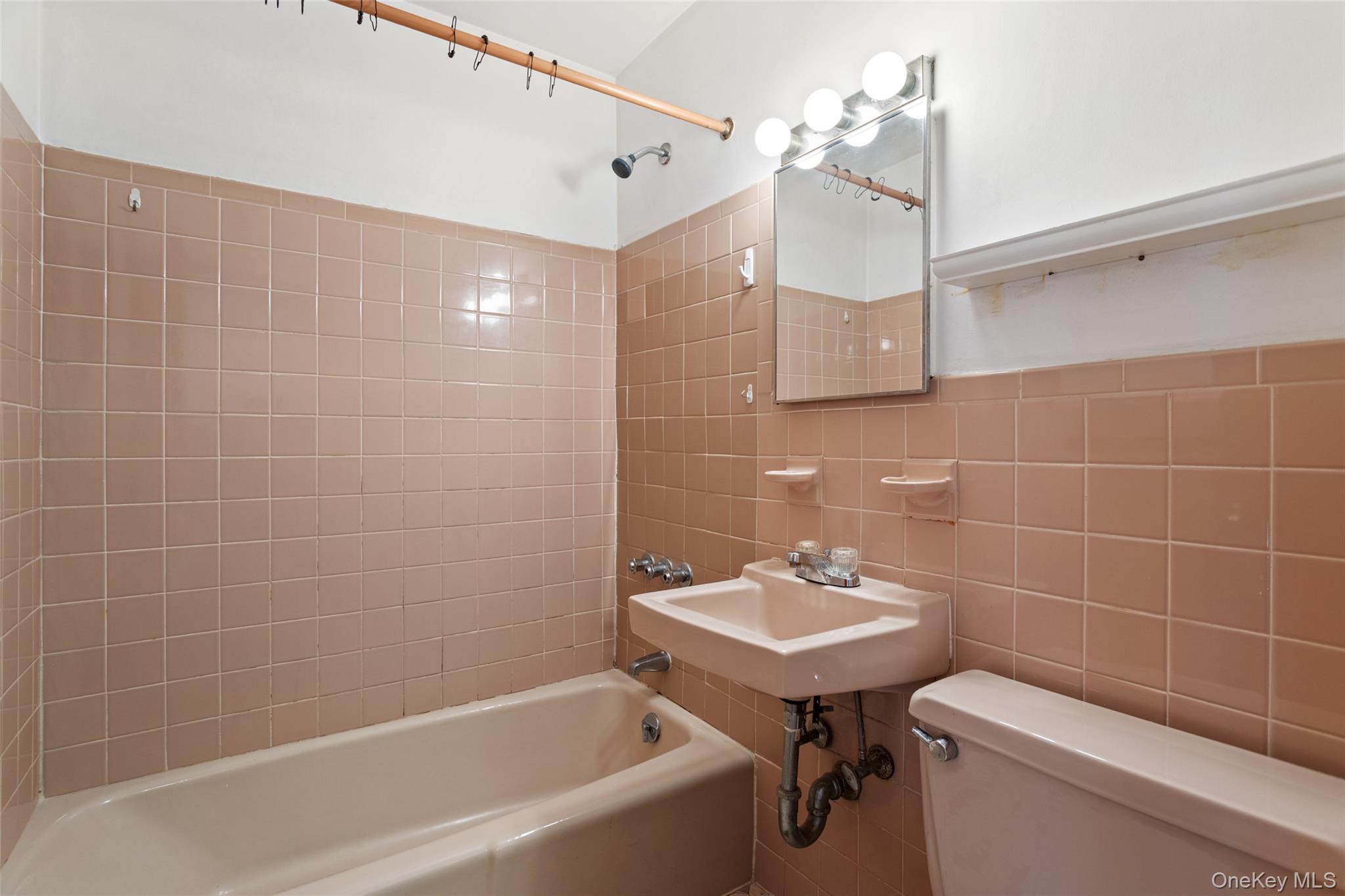 180 Bradford Avenue Property Photo 28
