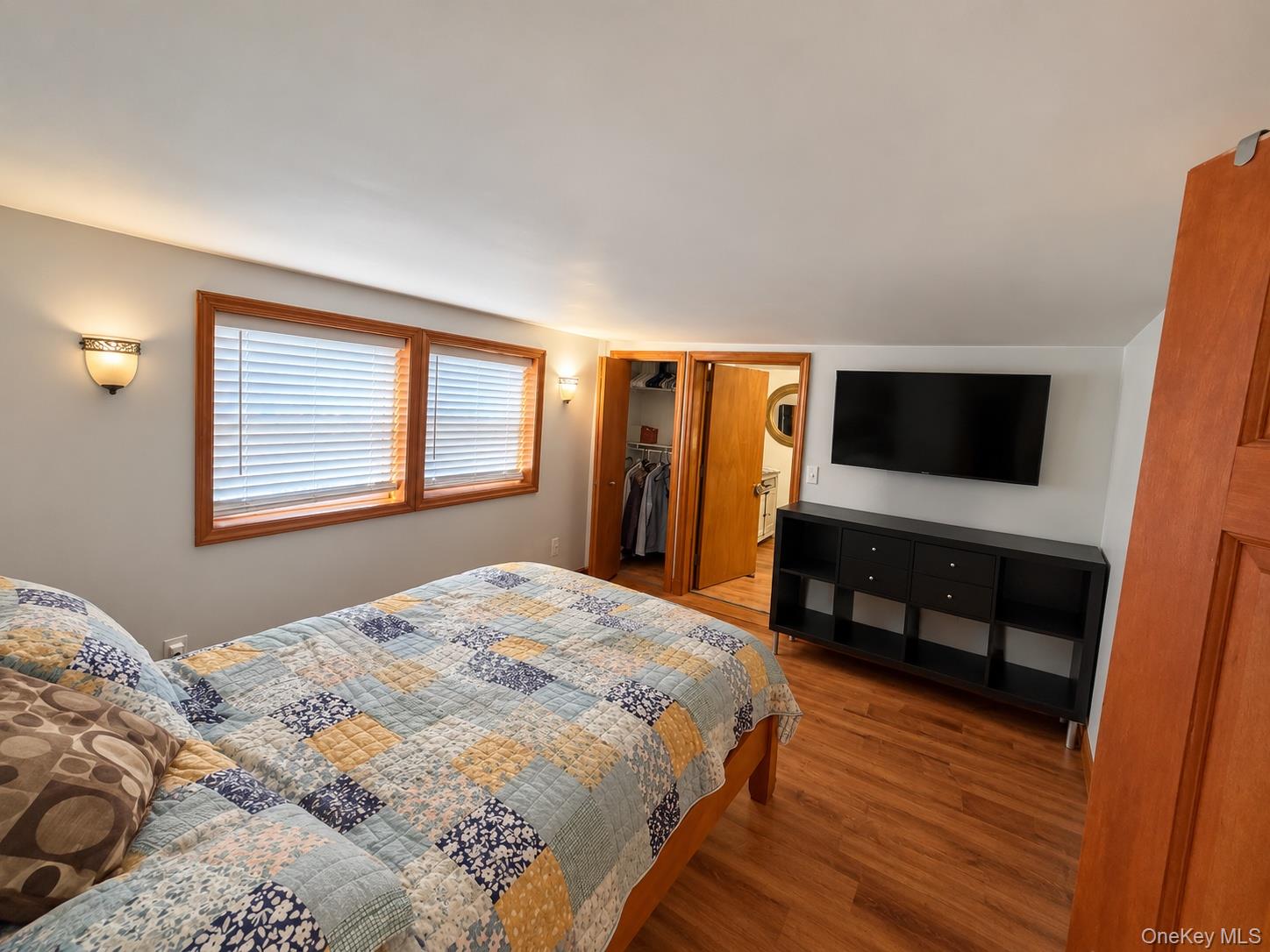 74 Genung Street Property Photo 5