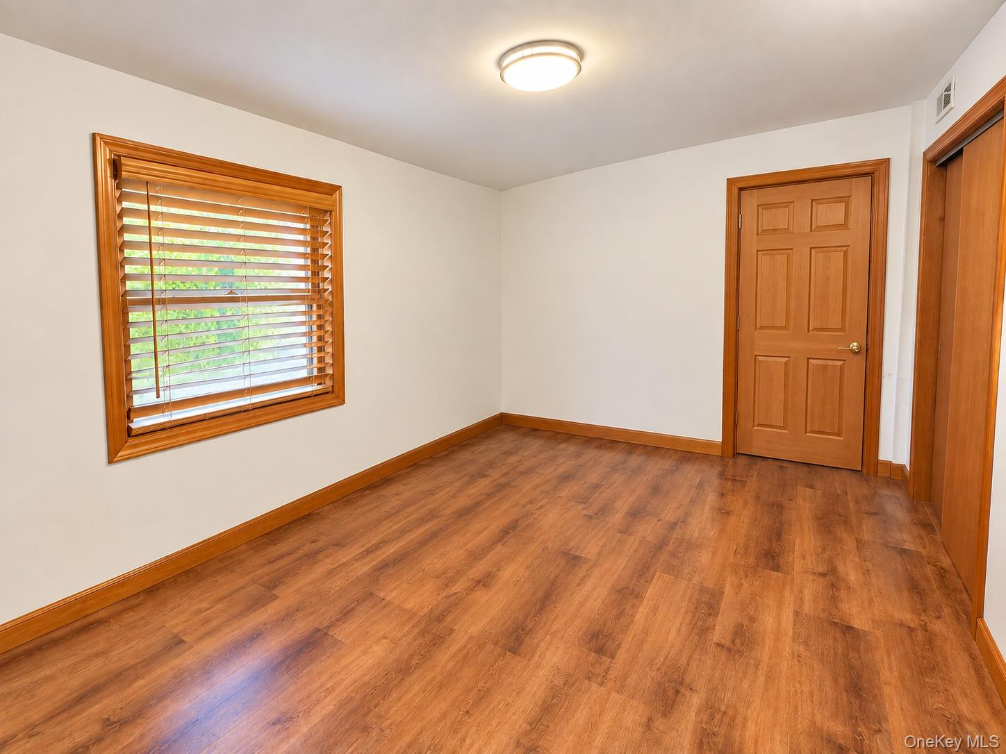 74 Genung Street Property Photo 8