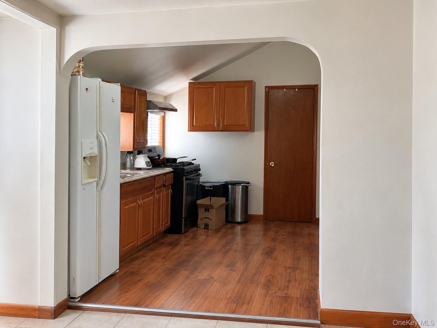 74 Genung Street Property Photo 4