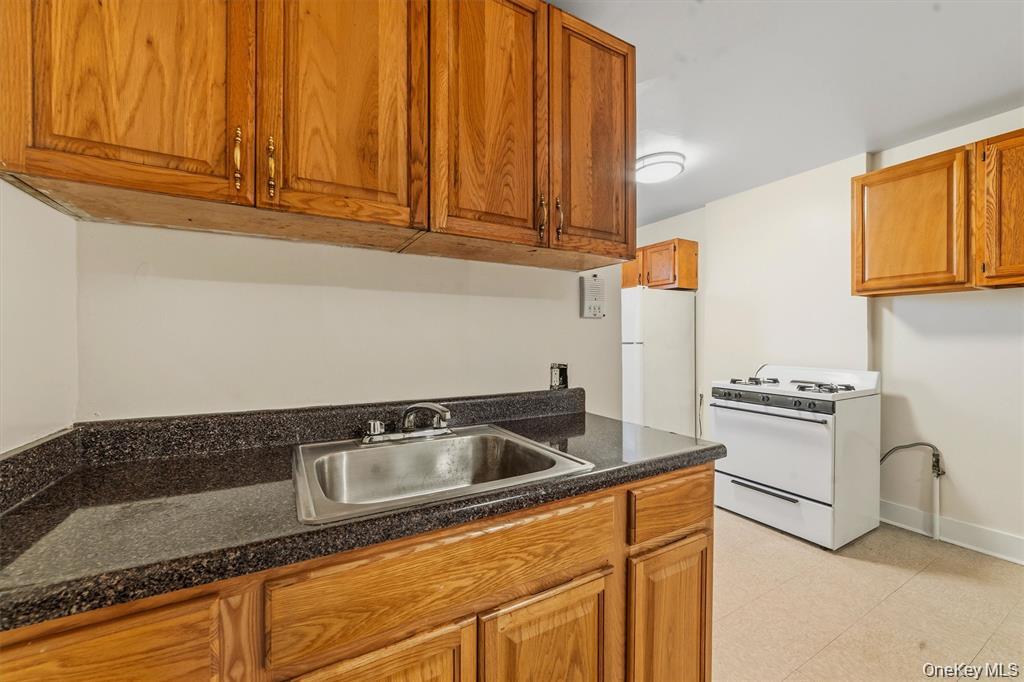 158 Willow Street 4b Property Photo 2