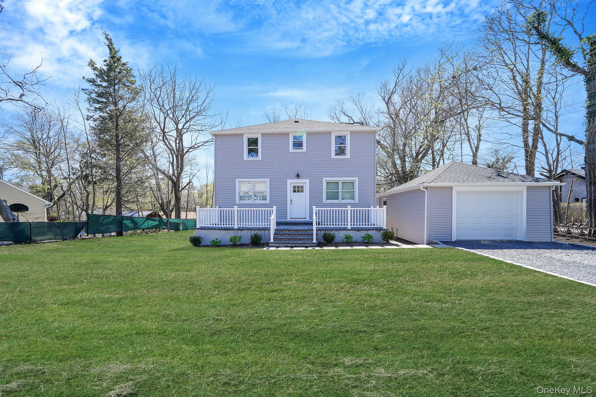 2939 N Wading River Road Property Photo 1