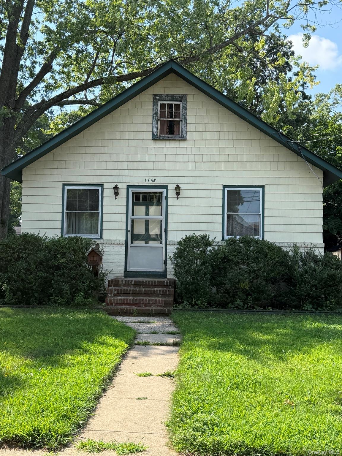 1748 Carroll Avenue Property Photo 1