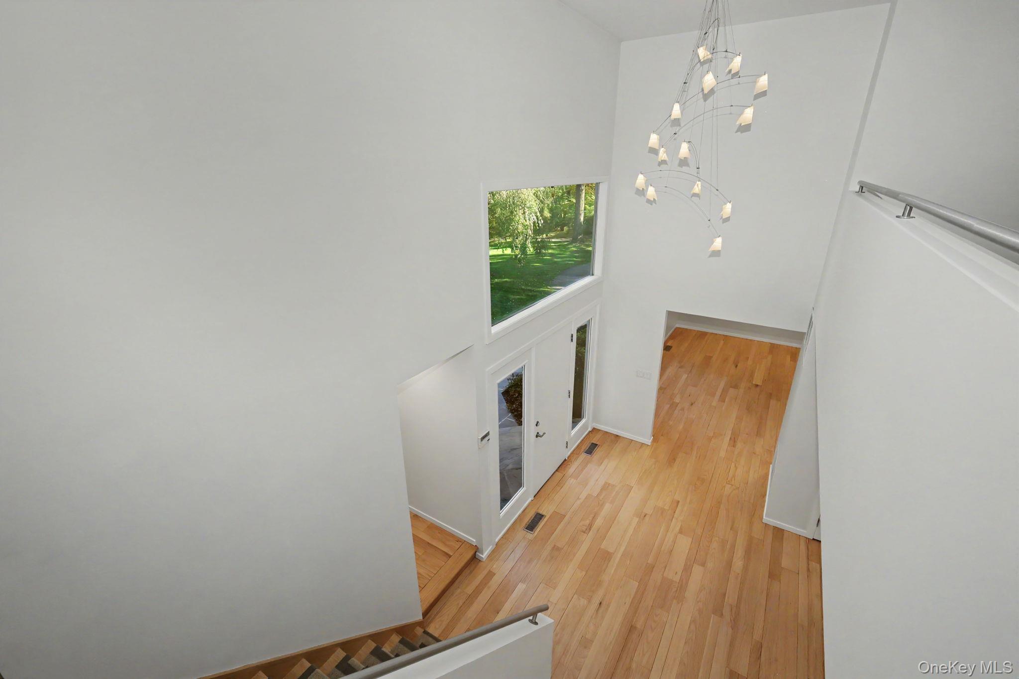 4 Stone Hollow Way Property Photo 6